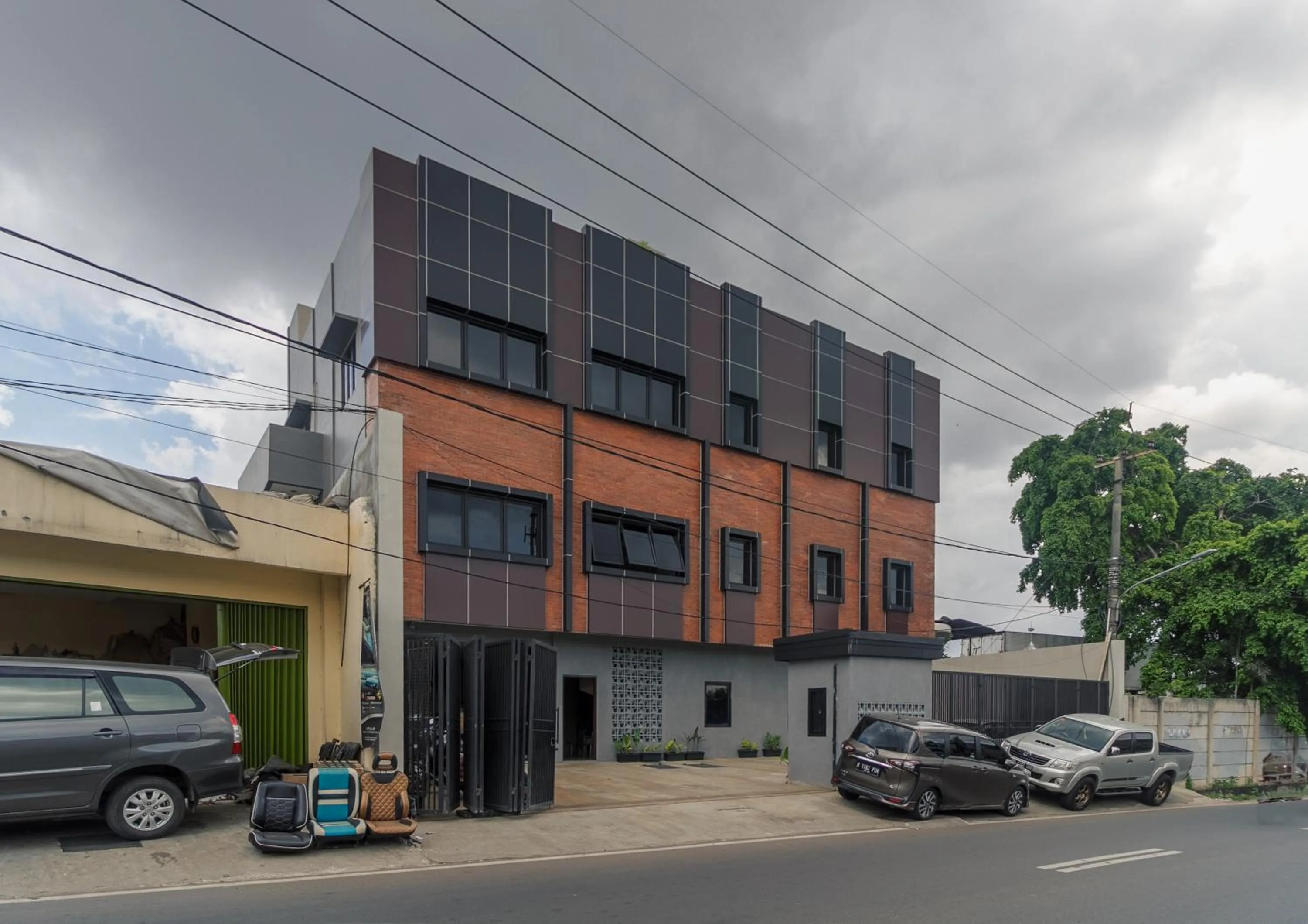 Property building in RedDoorz near Puri Indah Mall