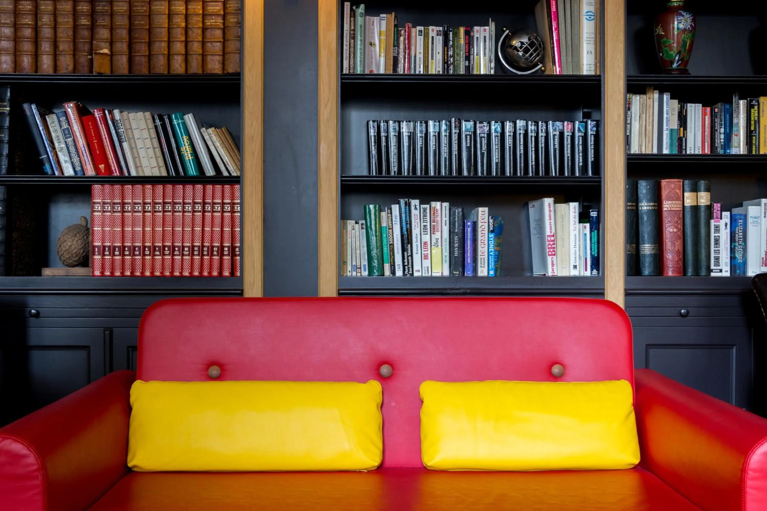 Library in Hôtel Relais Monceau