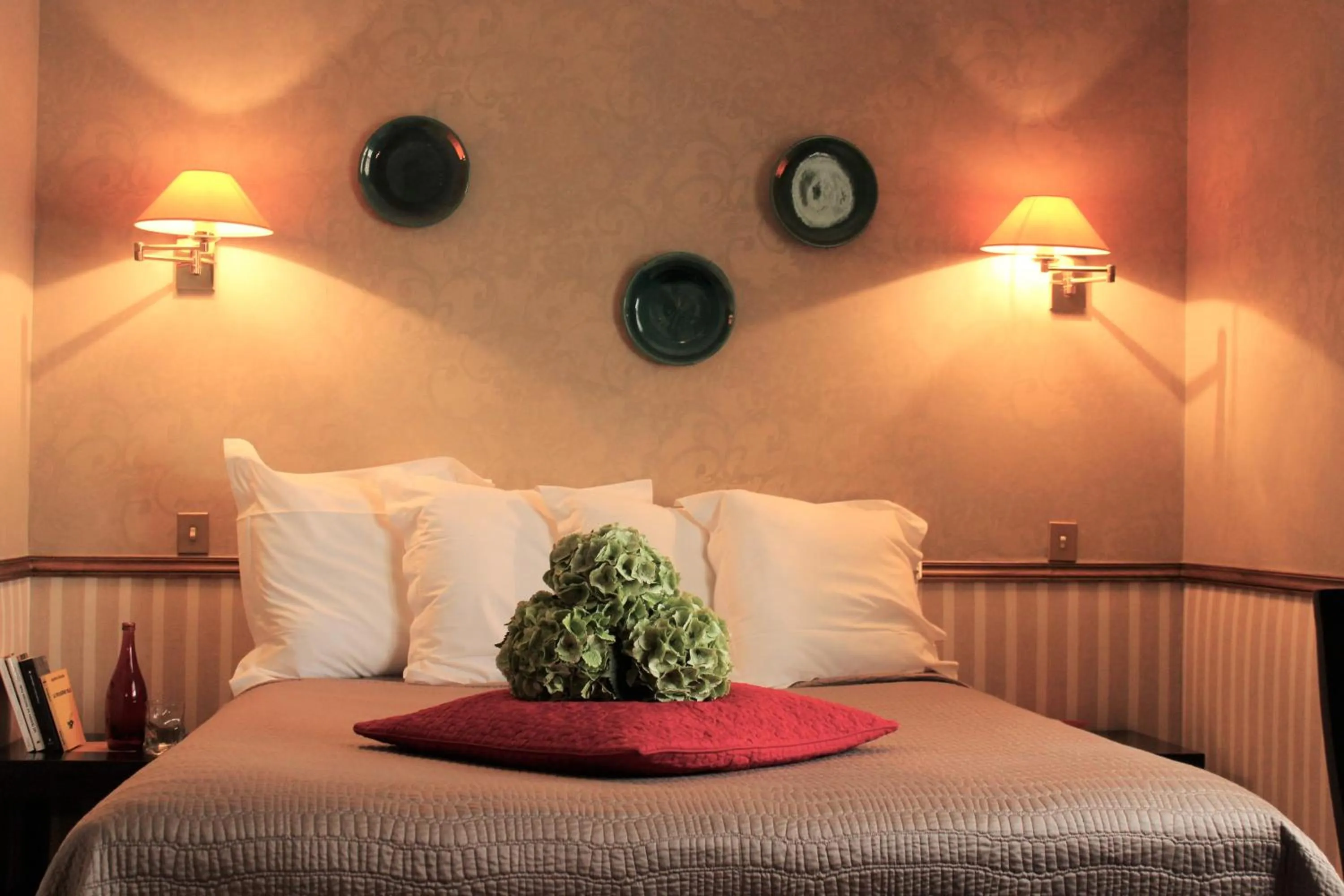 Bedroom, Bed in Hôtel Relais Monceau