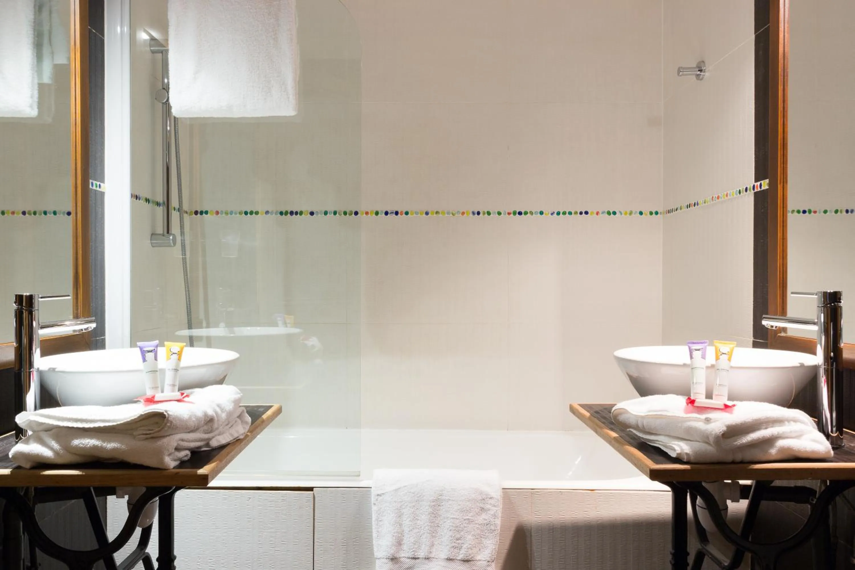 Bathroom in Hôtel Relais Monceau