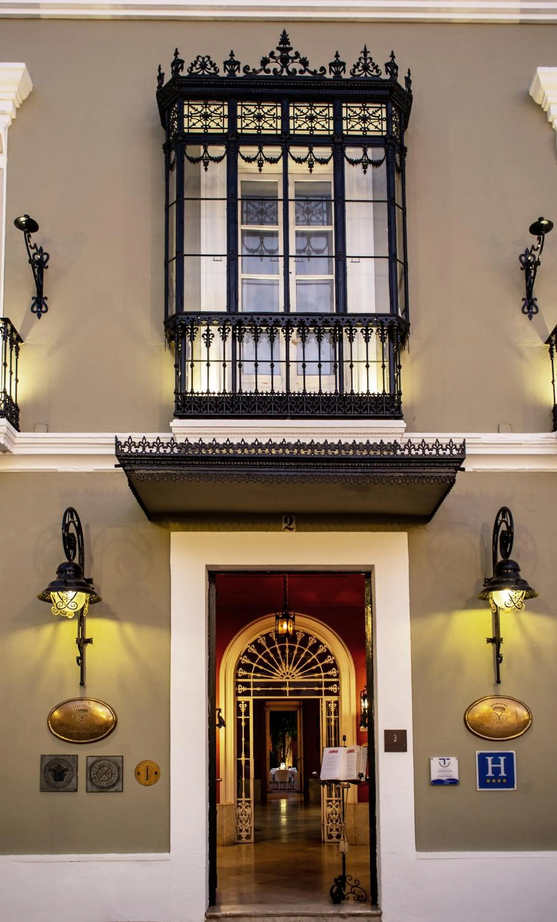 Facade/entrance in Hotel Boutique Conde de la Corte