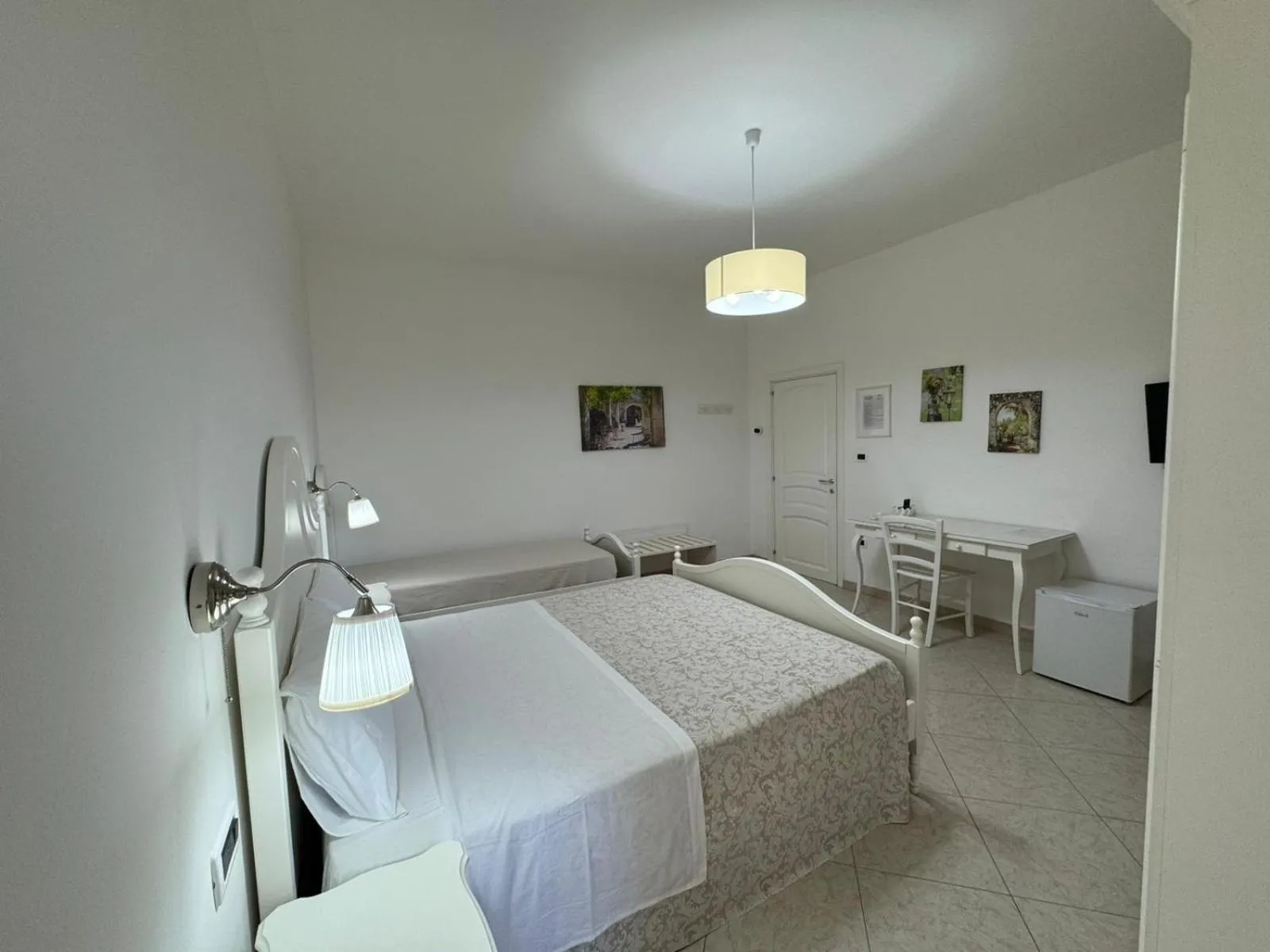 Bedroom, Bed in B&B White Rooms Salento