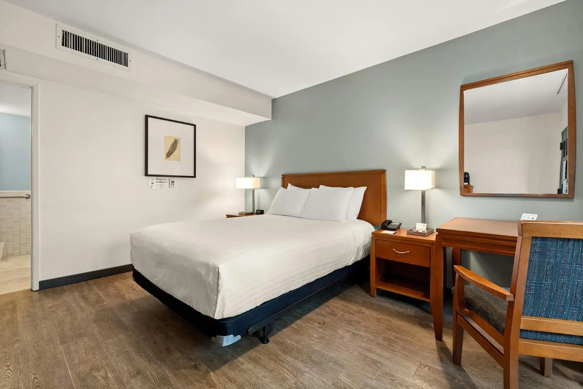 Bed in Vagabond Inn Glendale Bed in Vagabond Inn Glendale