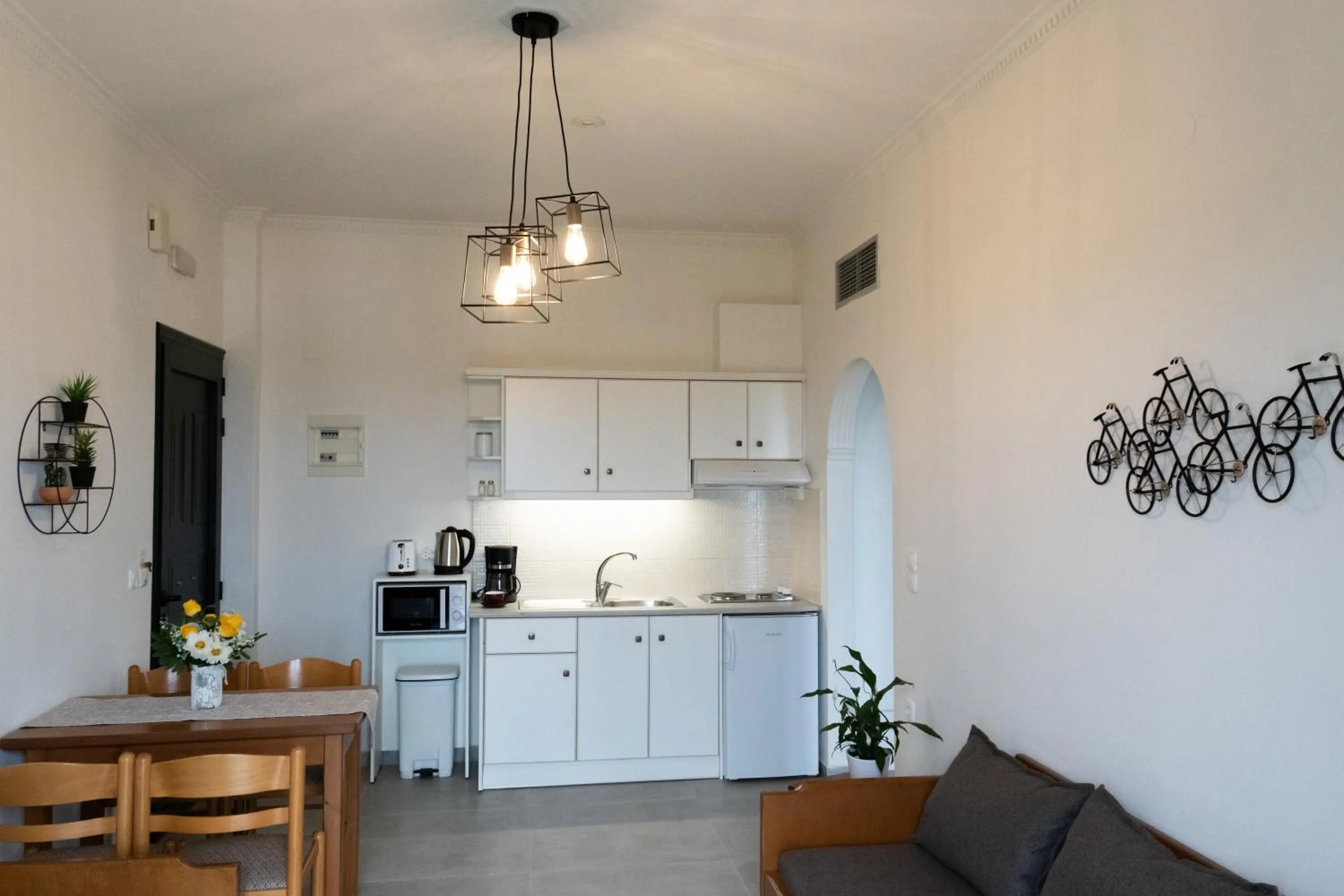 Kitchen or kitchenette in Aspri Petra Apartments