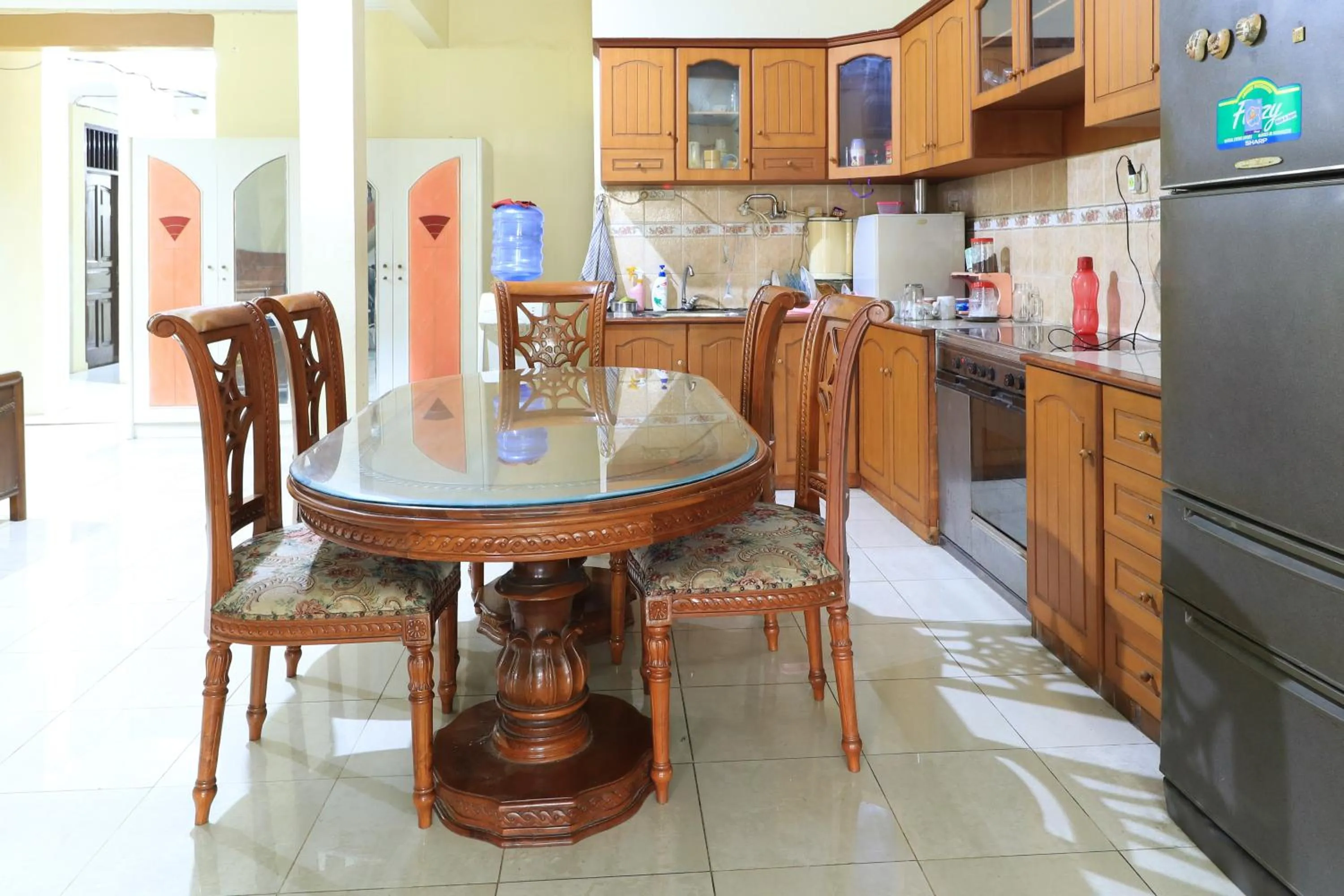 Kitchen or kitchenette in Guest House Samarinda