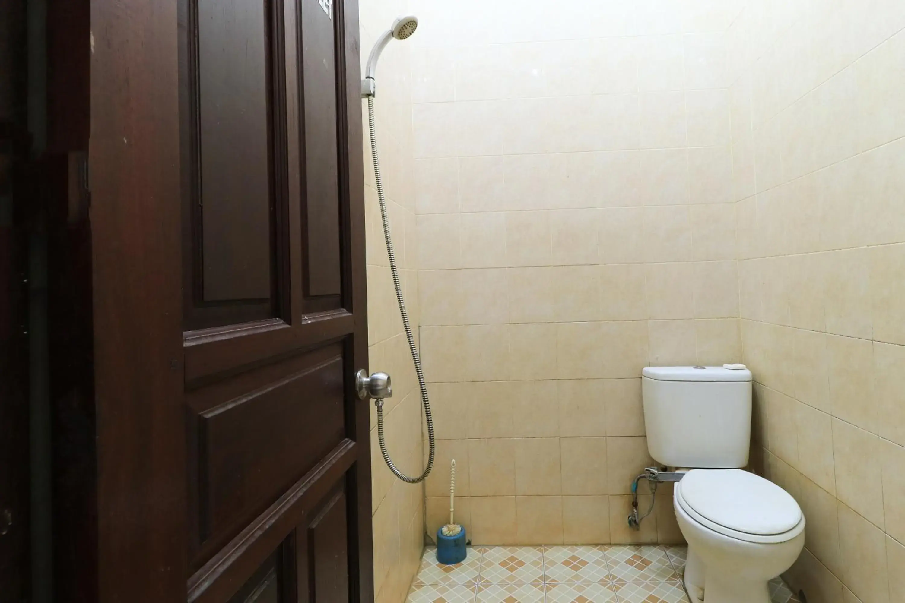Shower in Guest House Samarinda Shower in Guest House Samarinda