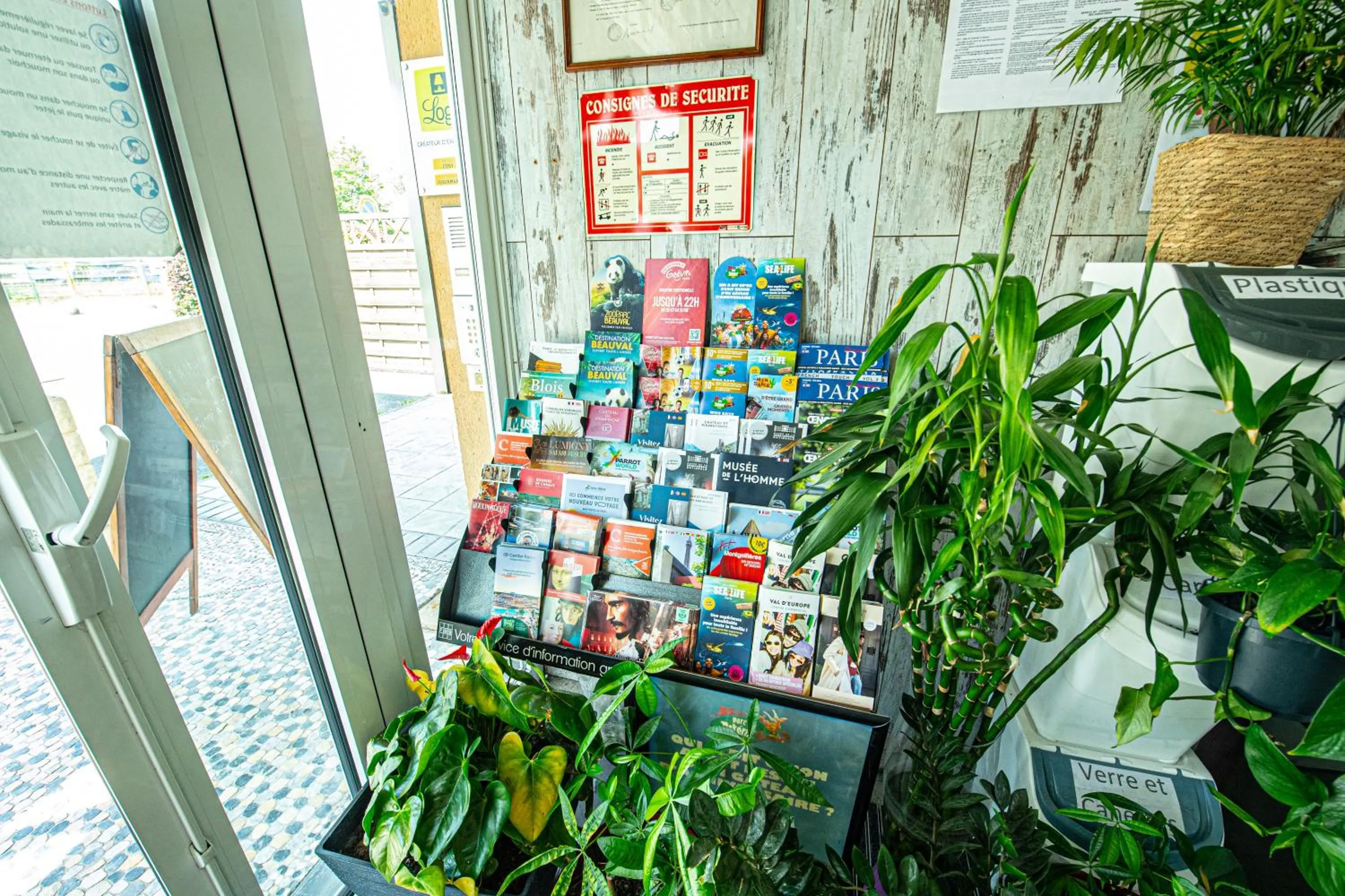 Property building in Logis Hôtel - Le Relais du Parisis