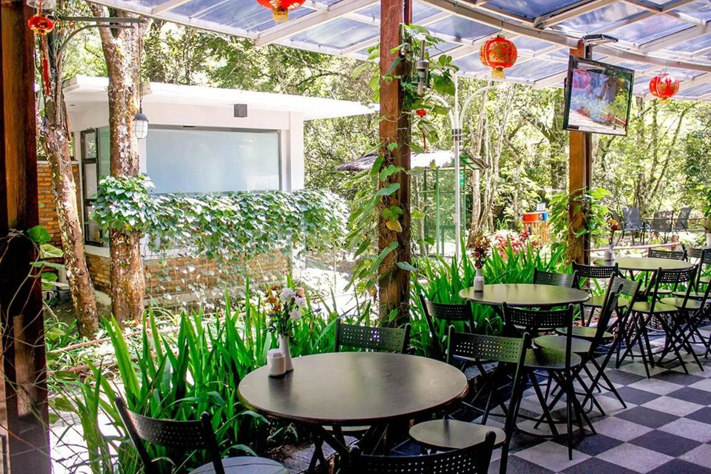 Restaurant/places to eat in Taman Simalem Resort Restaurant/places to eat in Taman Simalem Resort