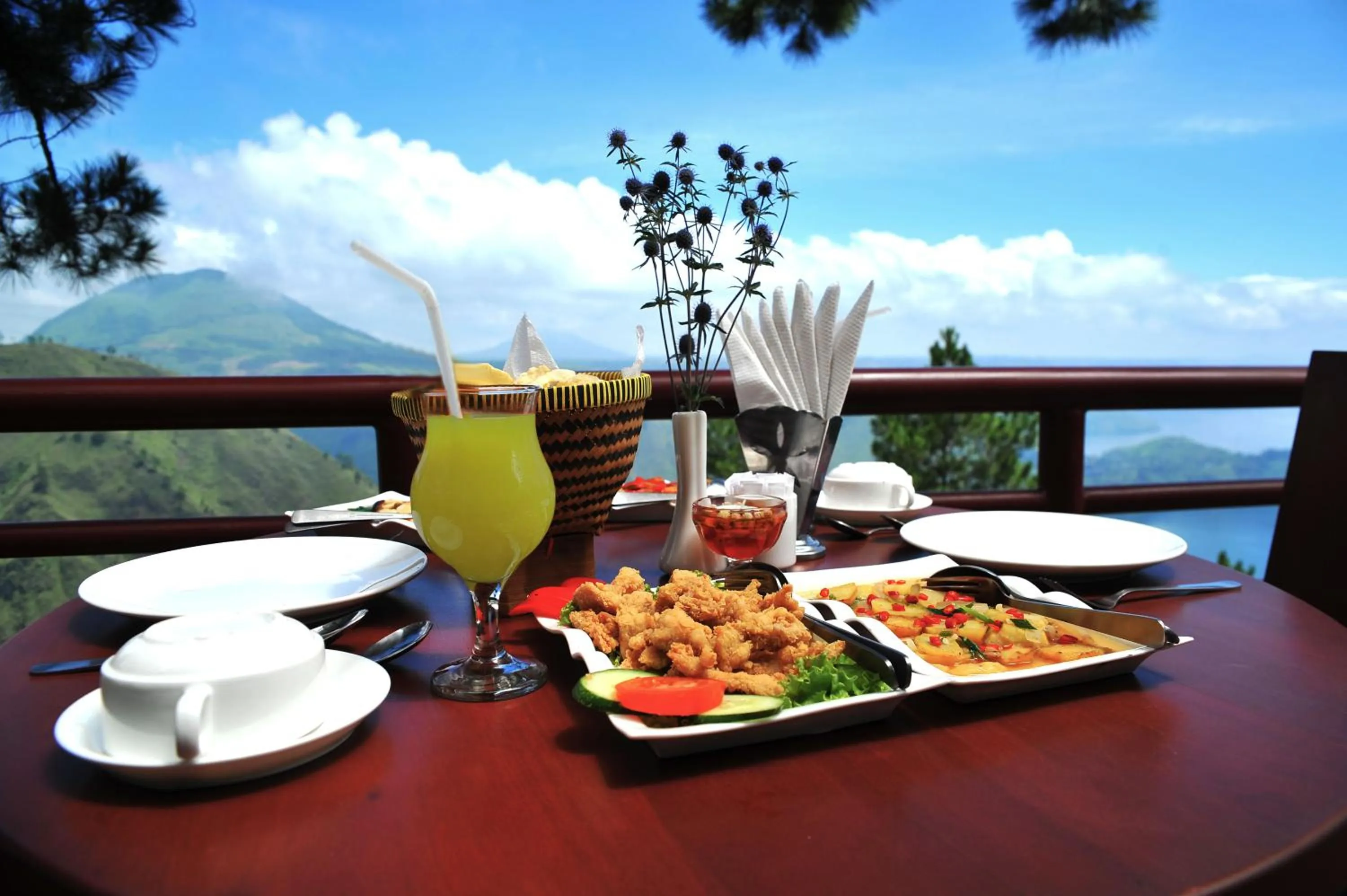 Breakfast in Taman Simalem Resort