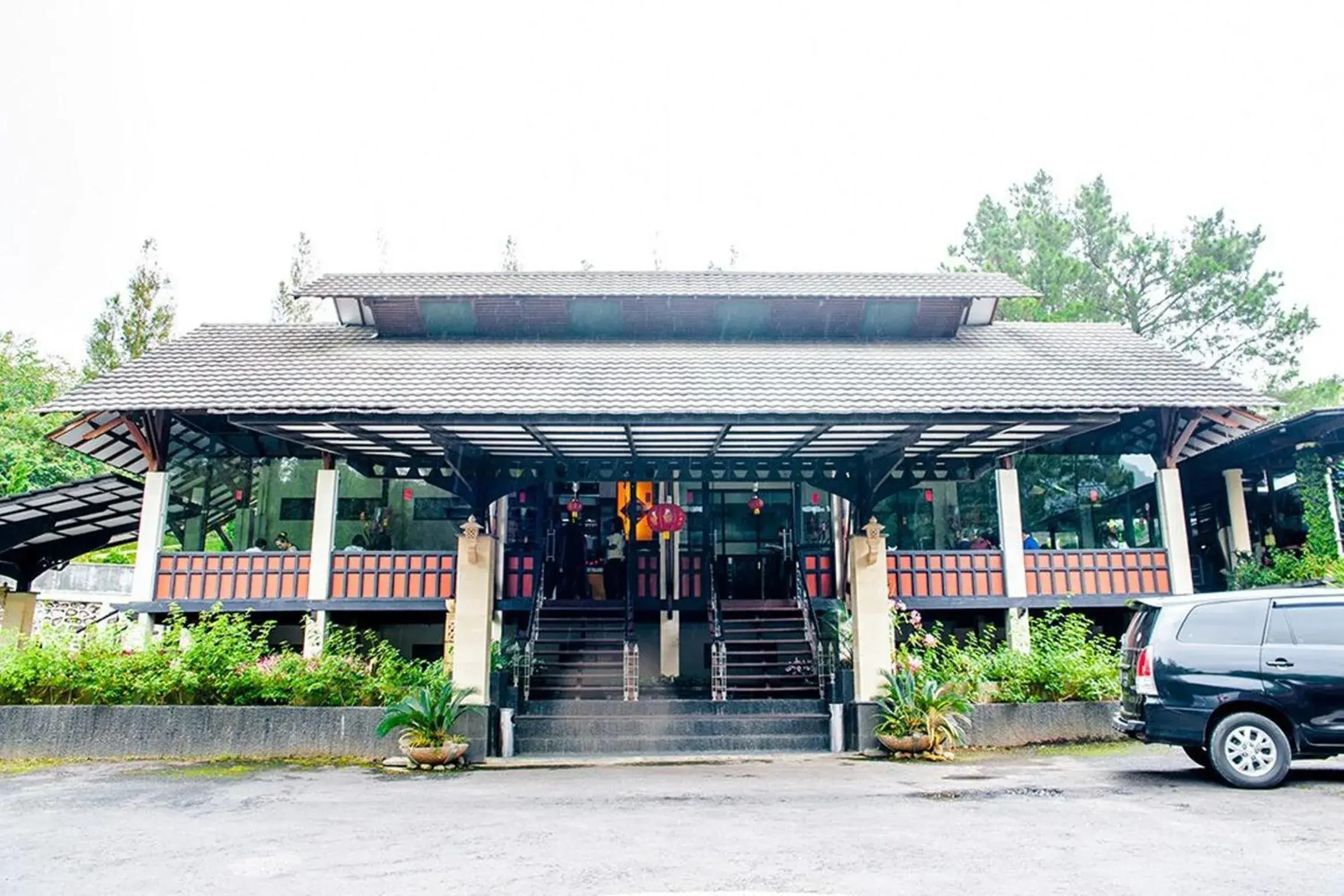 Restaurant/places to eat in Taman Simalem Resort Restaurant/places to eat in Taman Simalem Resort