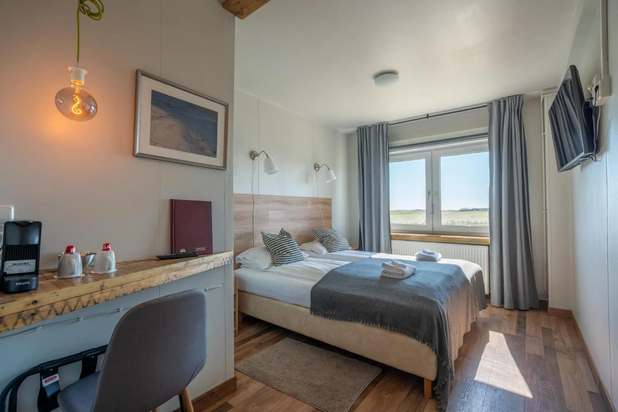 Bedroom, Bed in Hotel Laki