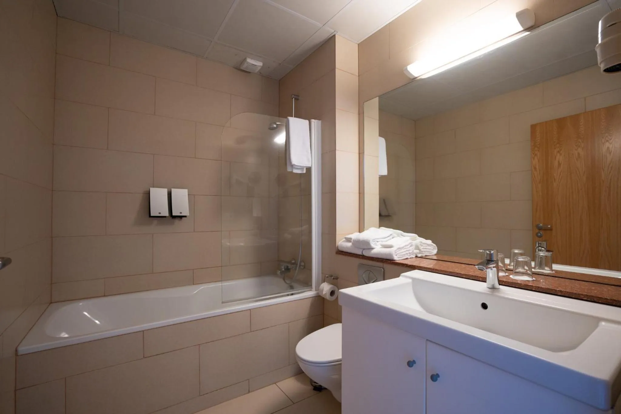 Bathroom in Hotel Laki