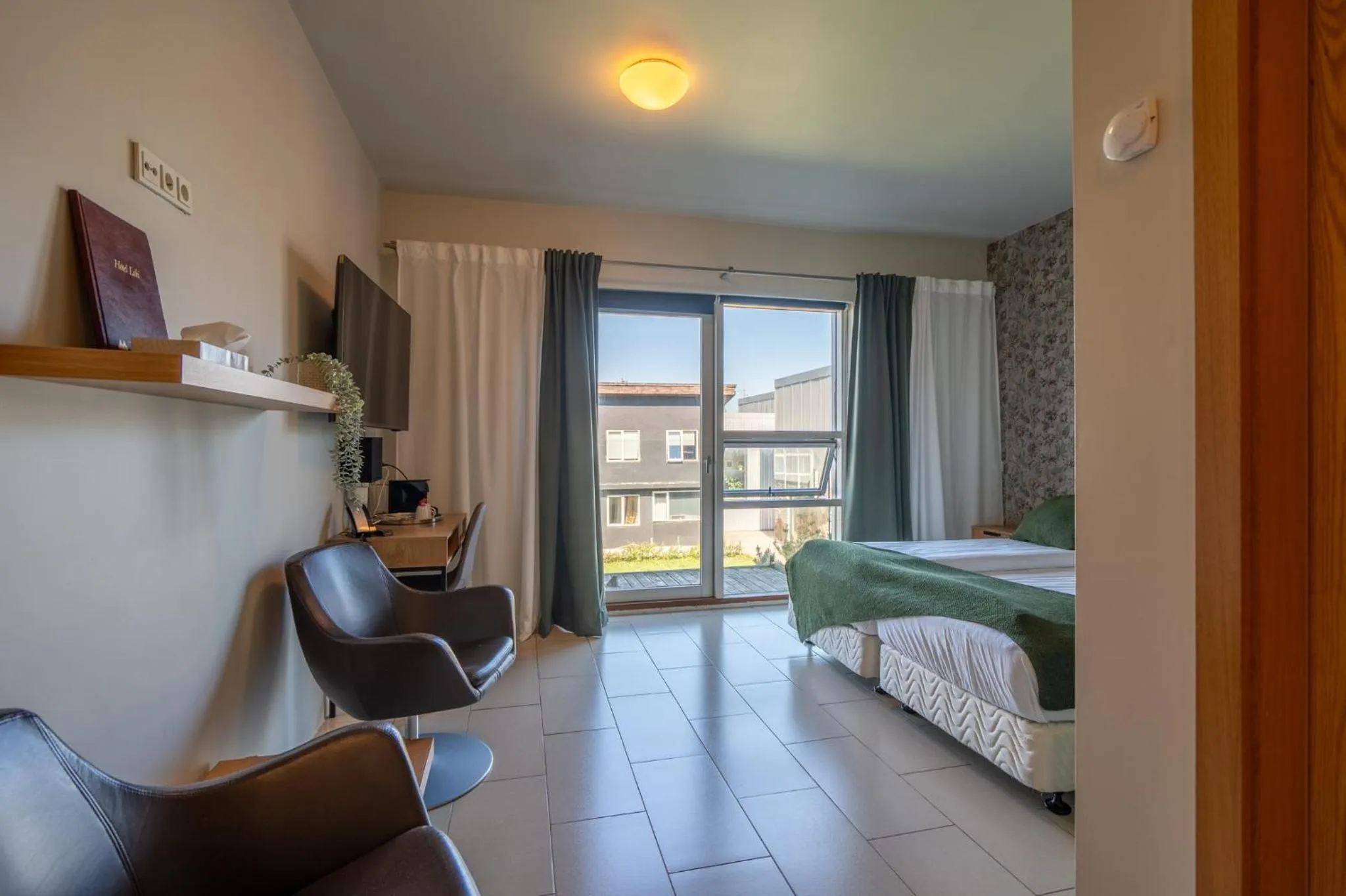 Bedroom, Bed in Hotel Laki