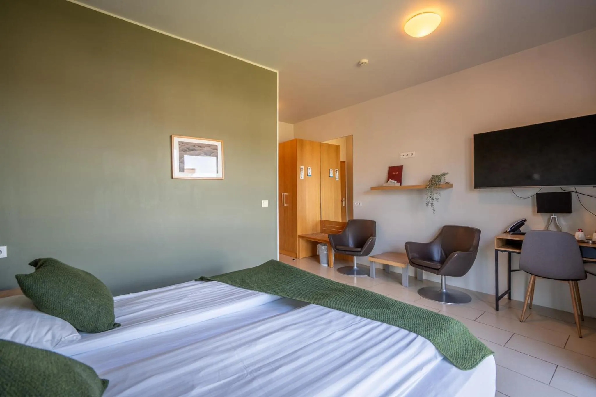 Bedroom, Bed in Hotel Laki