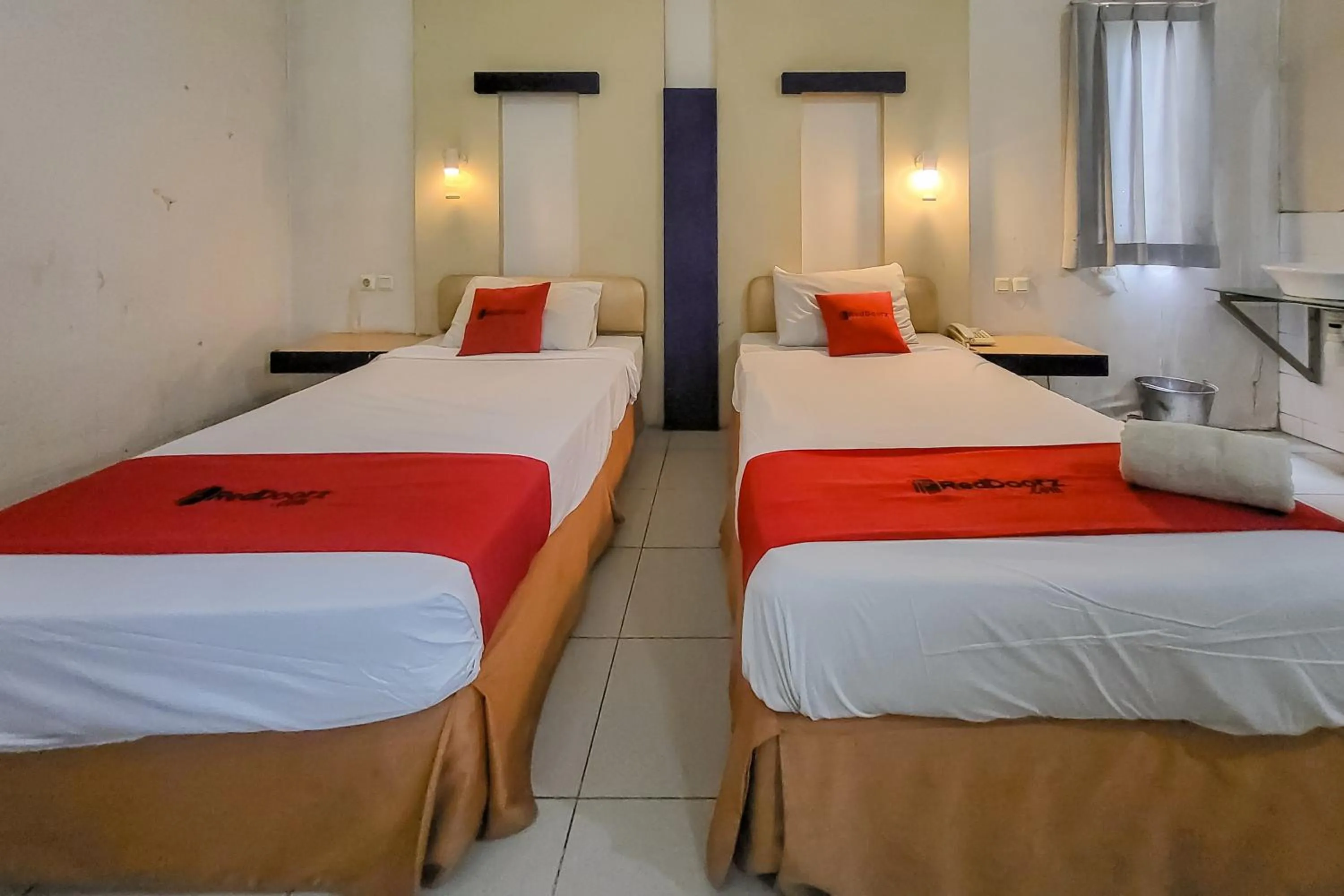 Bedroom, Bed in RedDoorz near UPI Setiabudhi Bandung