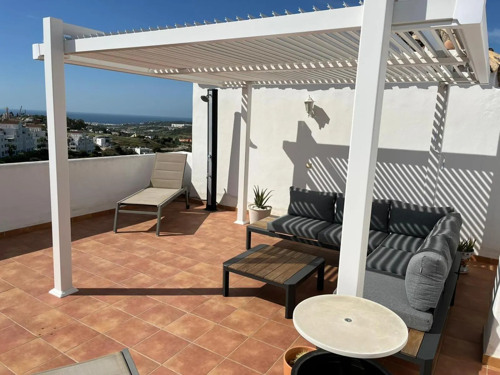 2266-Amazing newly furnished apt,on golf, sea view