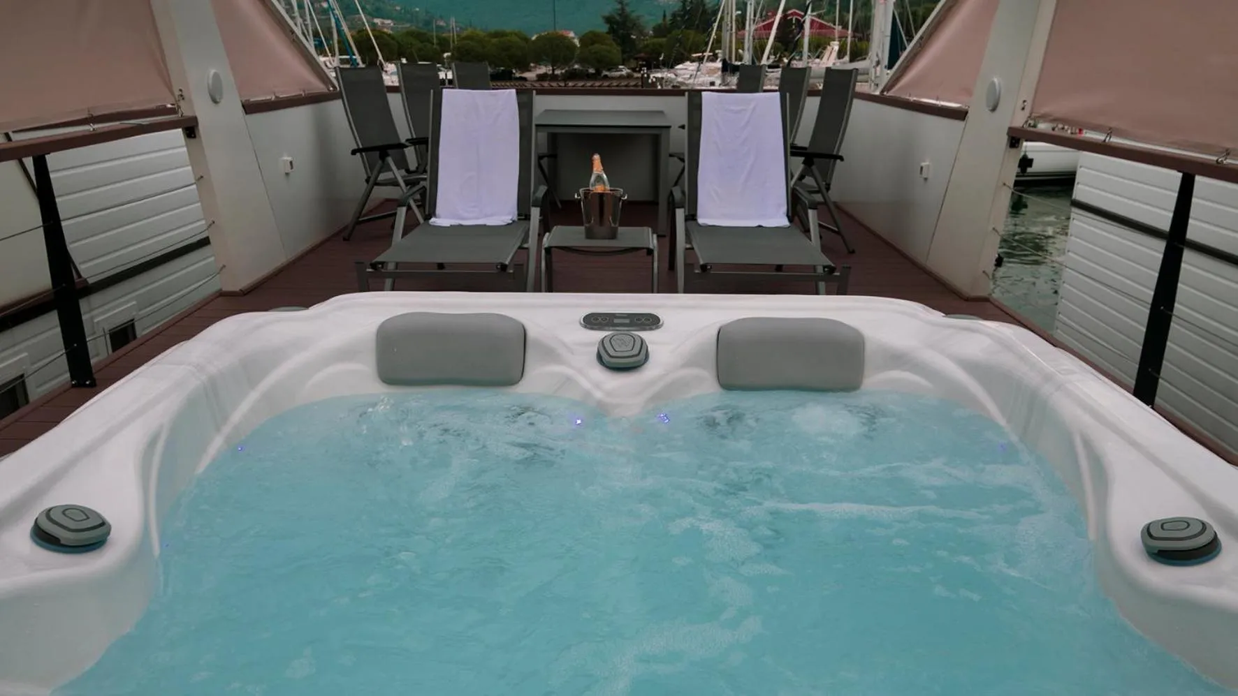Floating Sea House Principessa