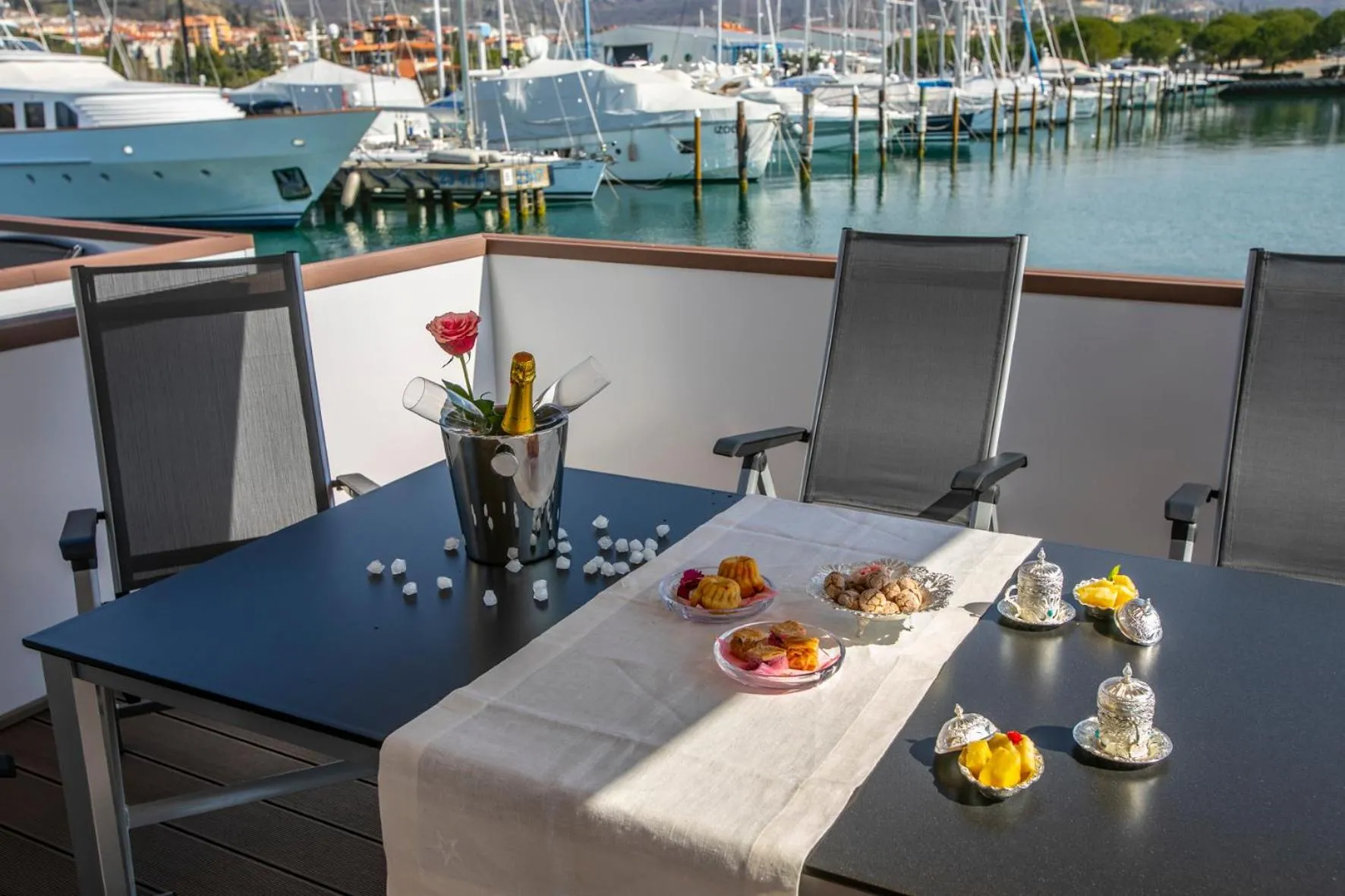 Balcony/Terrace in Floating Sea House Principessa