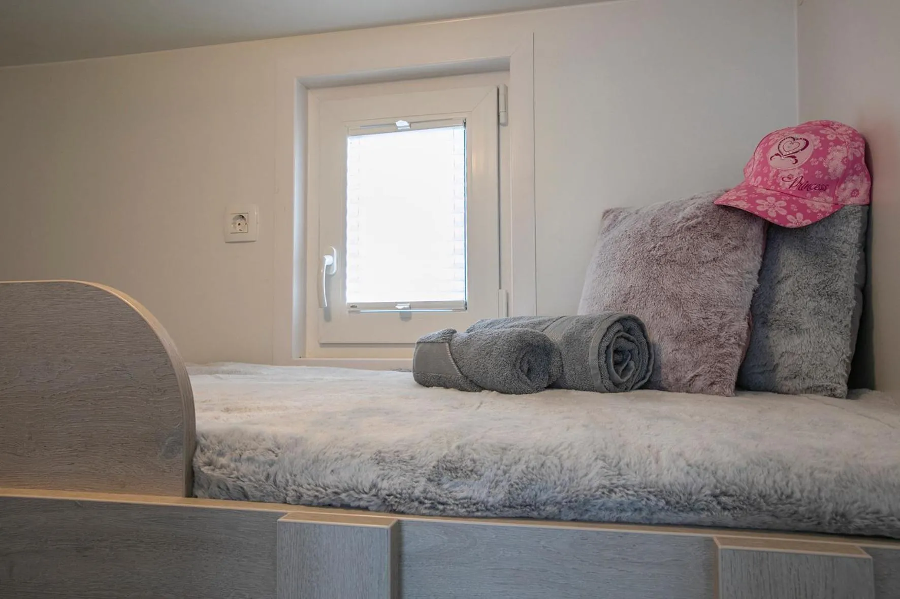 bunk bed, Bed in Floating Sea House Principessa