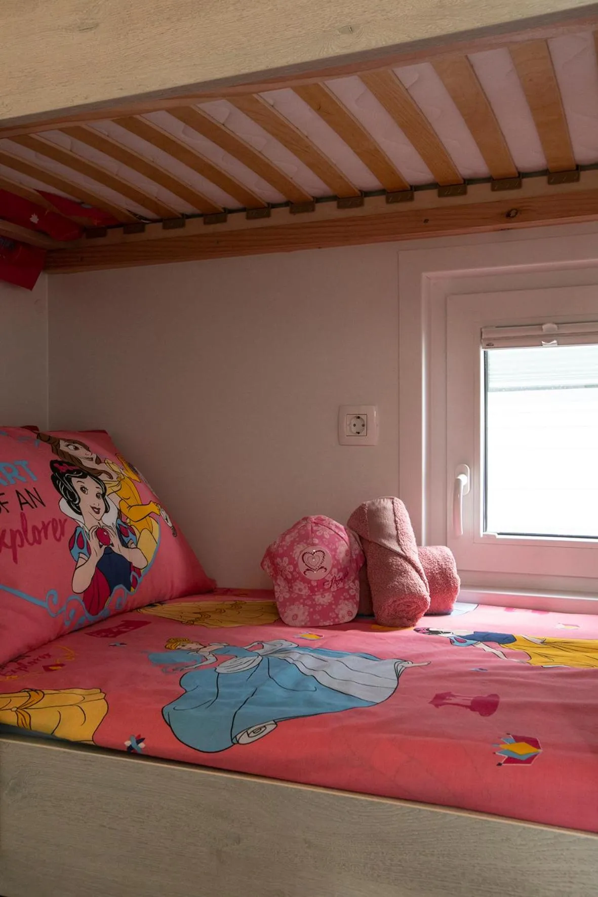 bunk bed, Bed in Floating Sea House Principessa