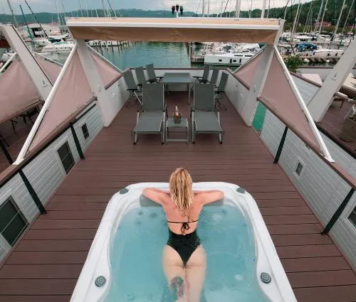 Floating Sea House Principessa