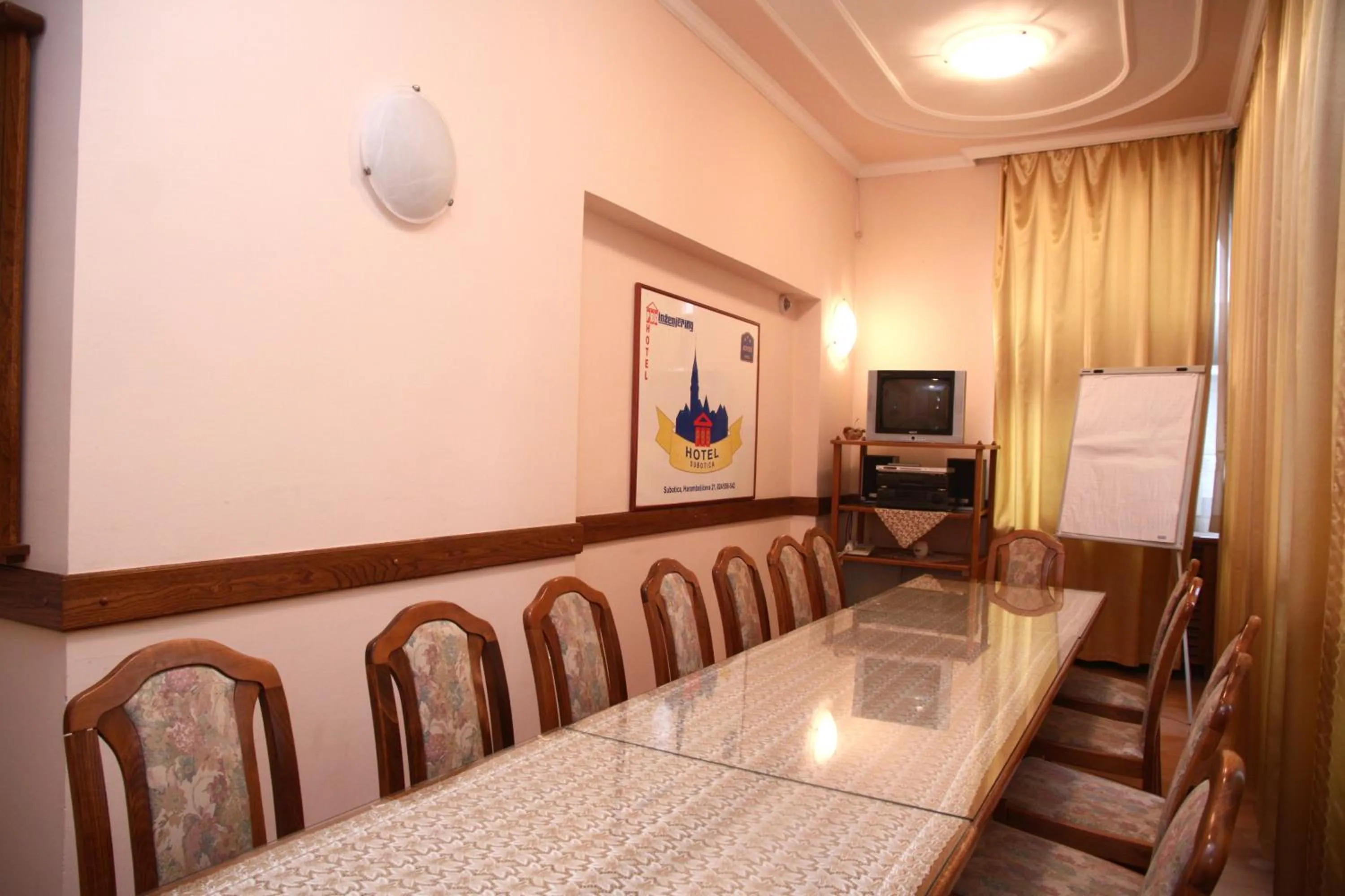 Dining area in Garni Hotel PBG