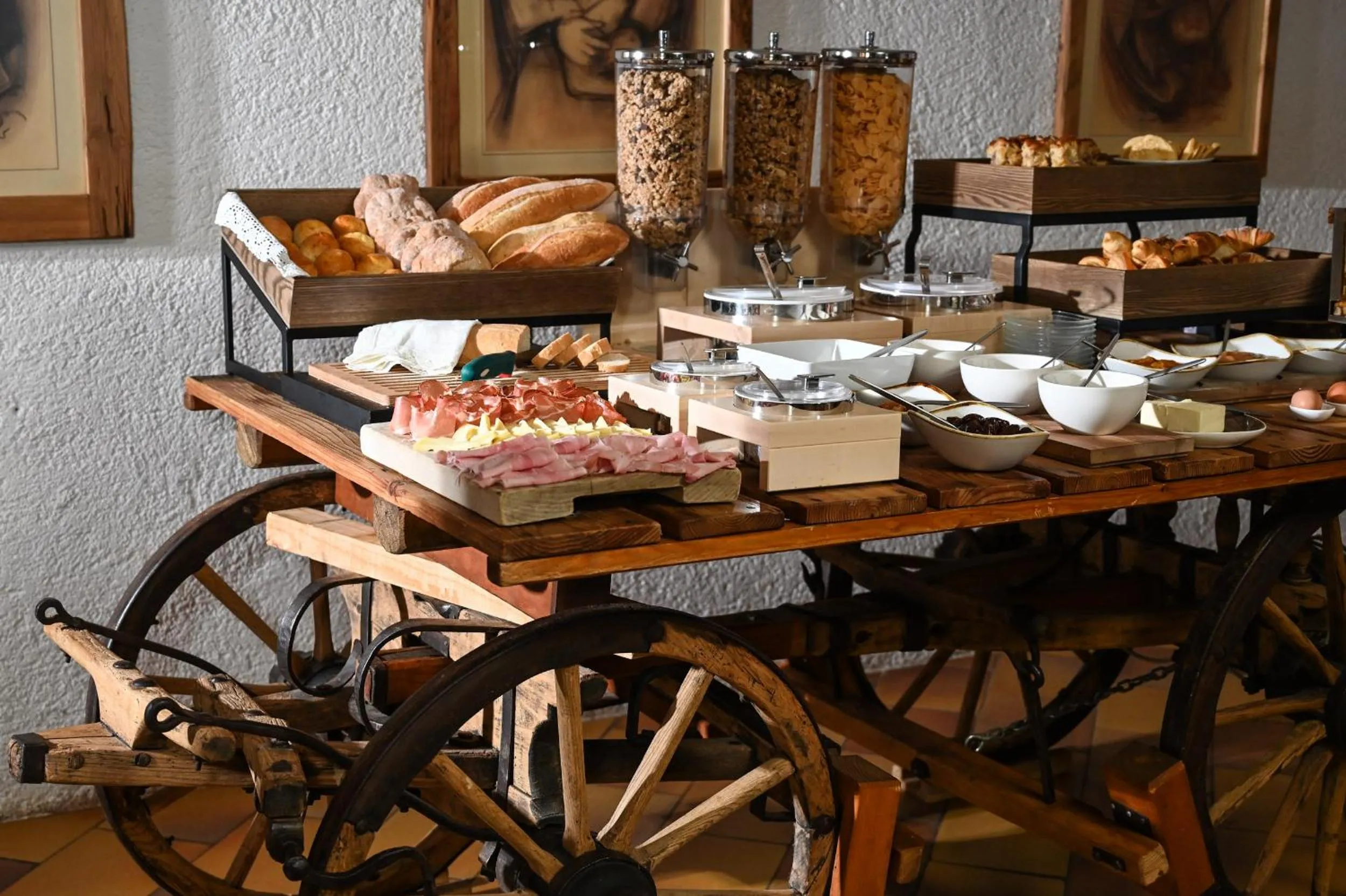 Continental breakfast in Rifugio Cereda