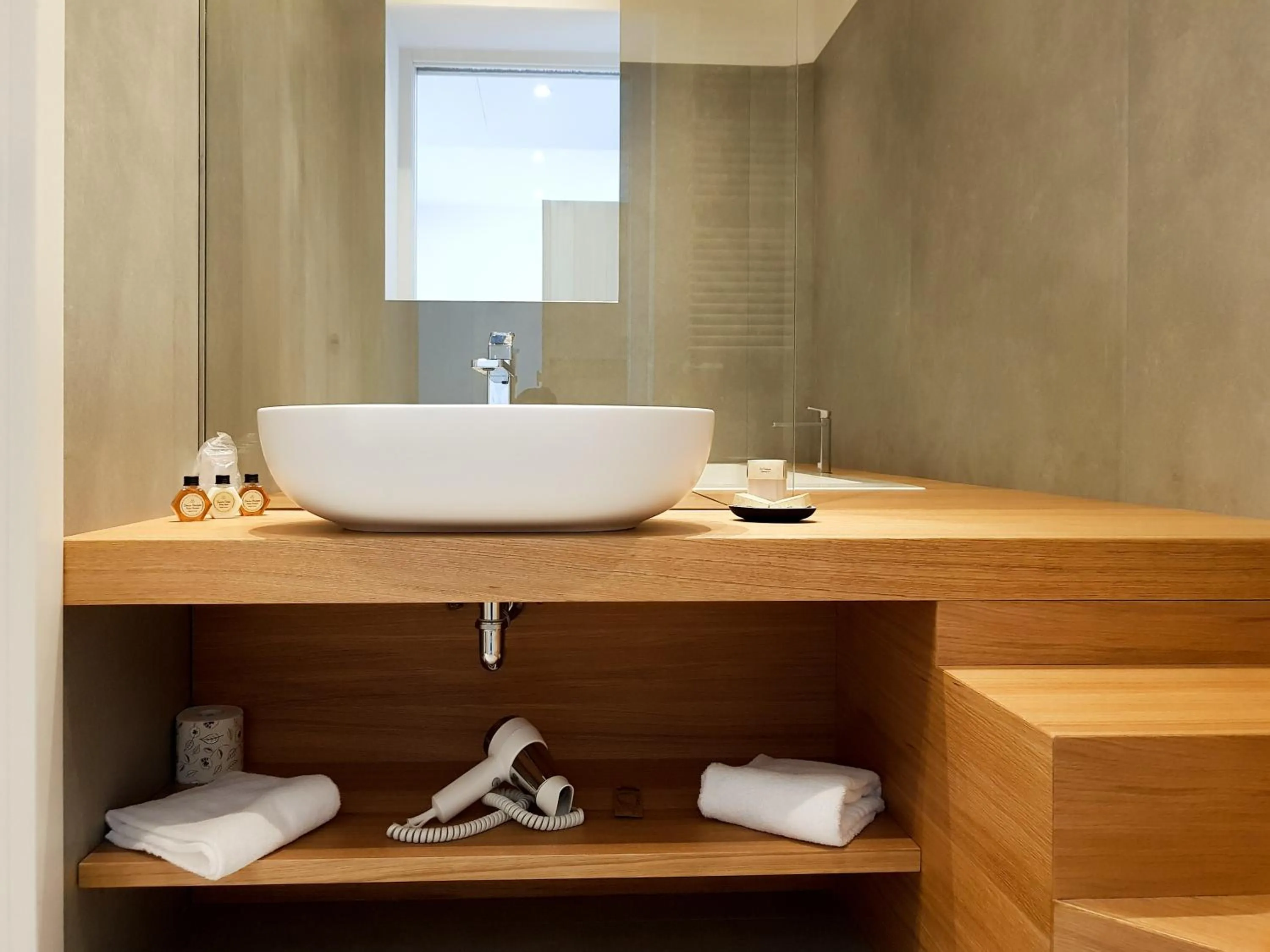 Bathroom in Mosella Suite Hotel