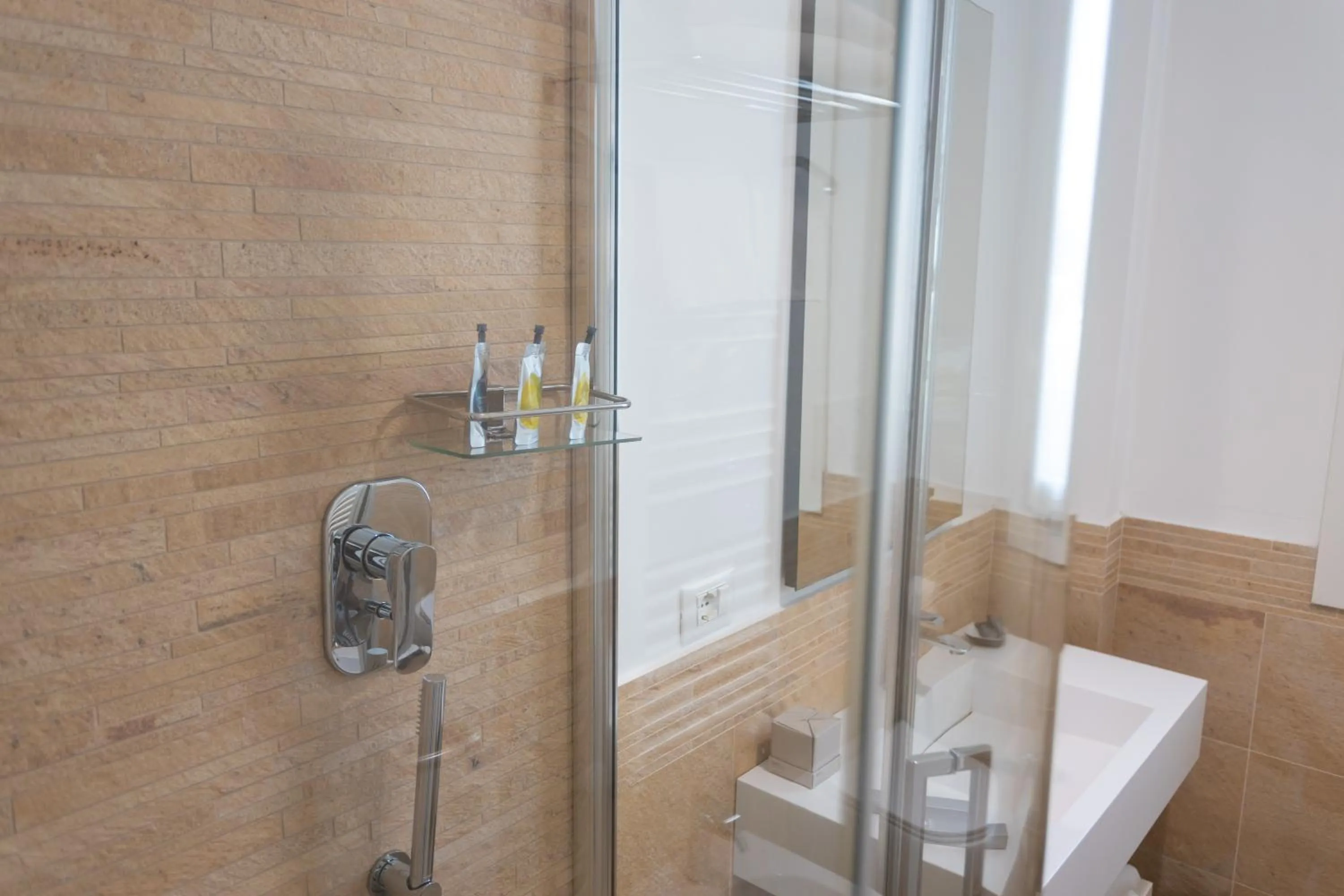 Bathroom in Mosella Suite Hotel