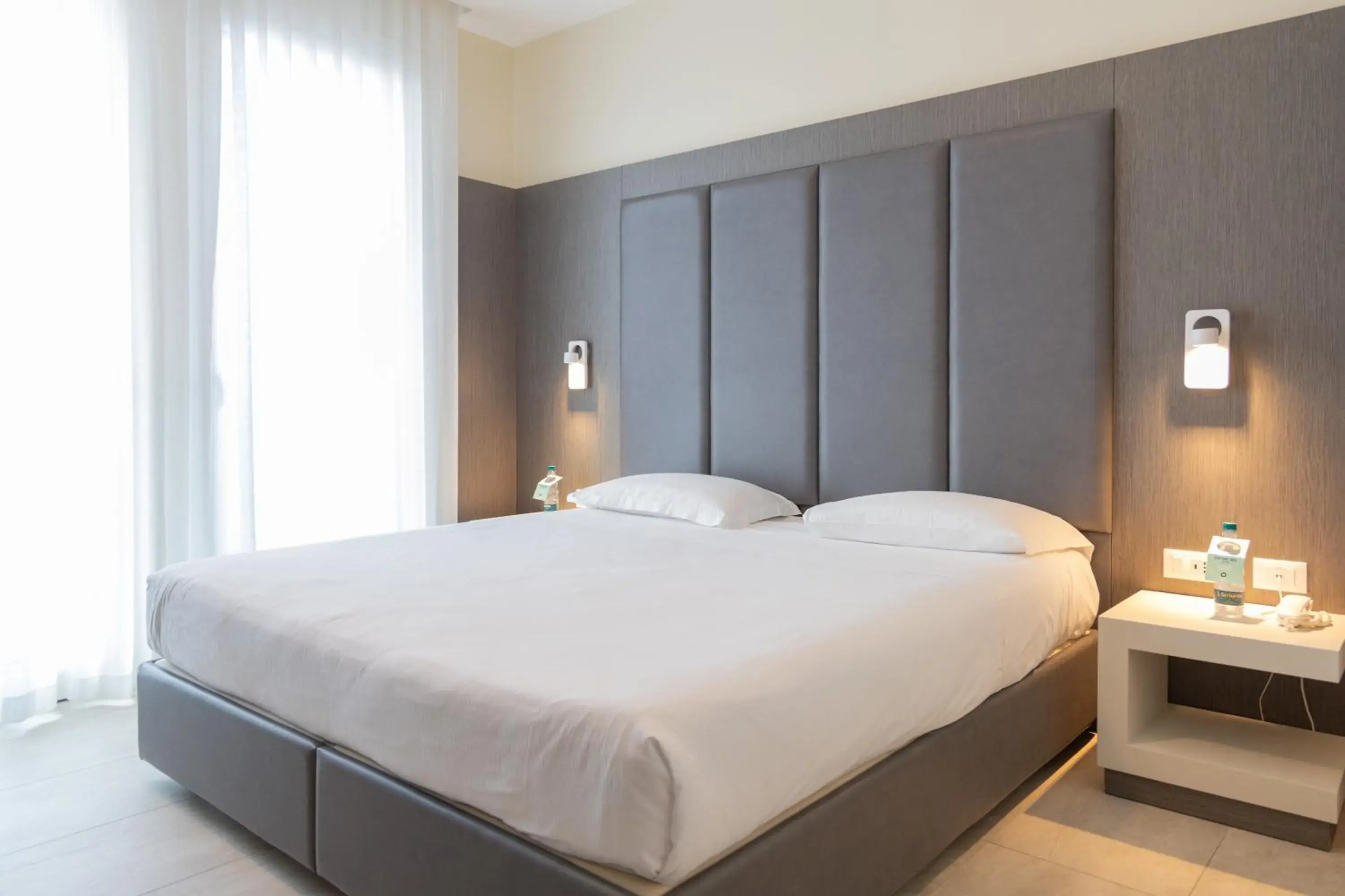 Superior Double Room with Lagoon View and Beach Access in Mosella Suite Hotel Superior Double Room with Lagoon View and Beach Access in Mosella Suite Hotel