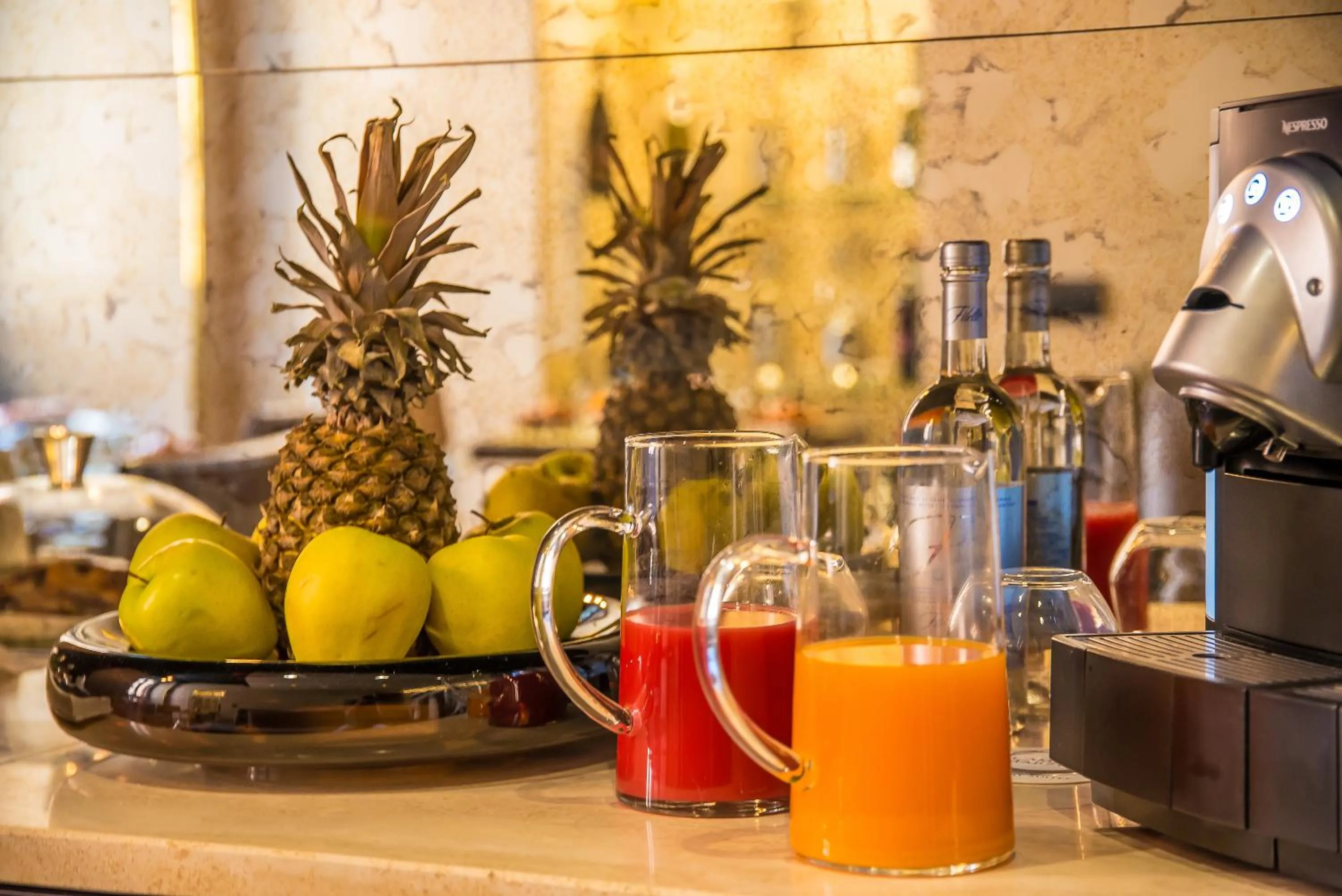 Food and drinks in Campo Marzio Luxury Suites