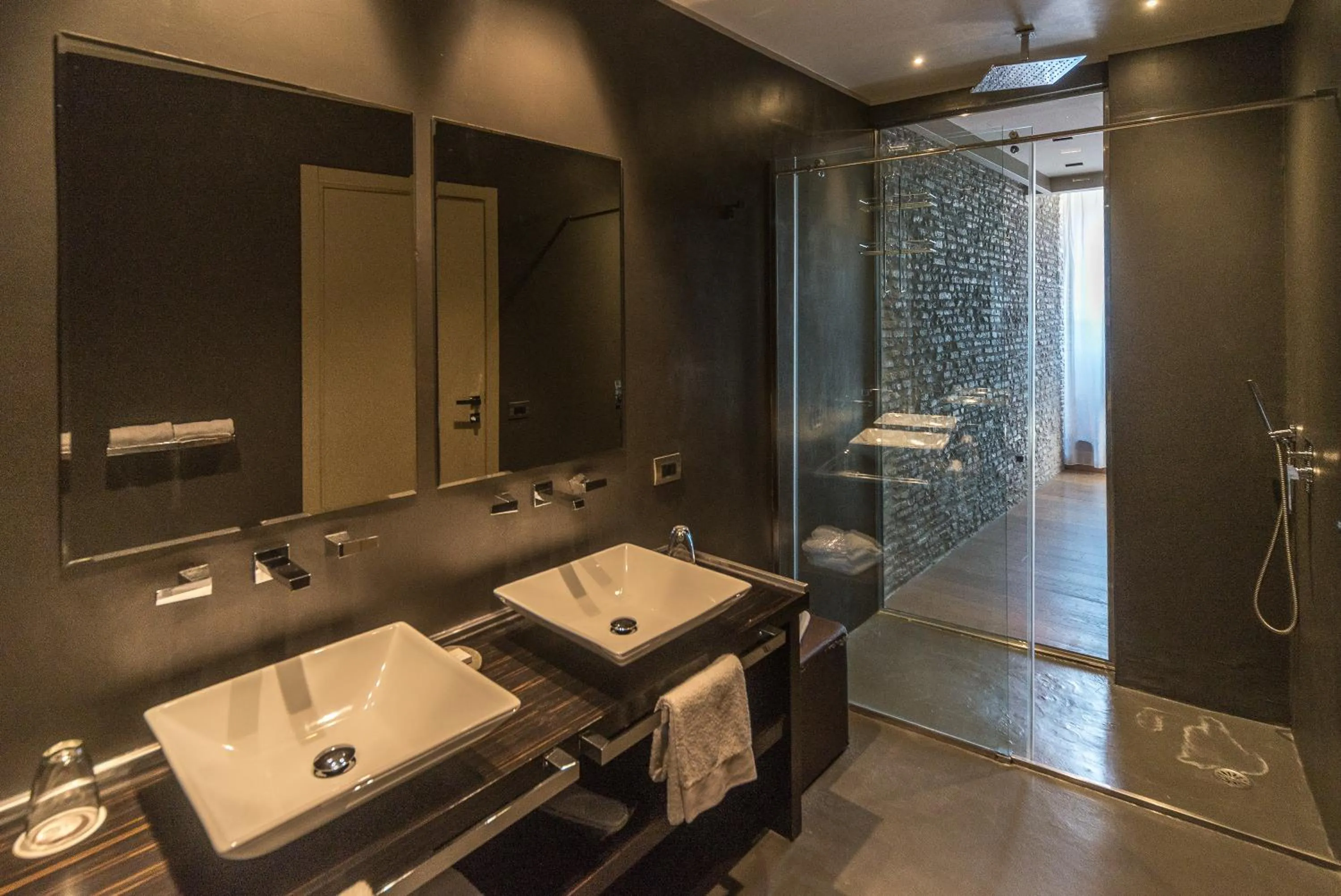 Bathroom in Campo Marzio Luxury Suites