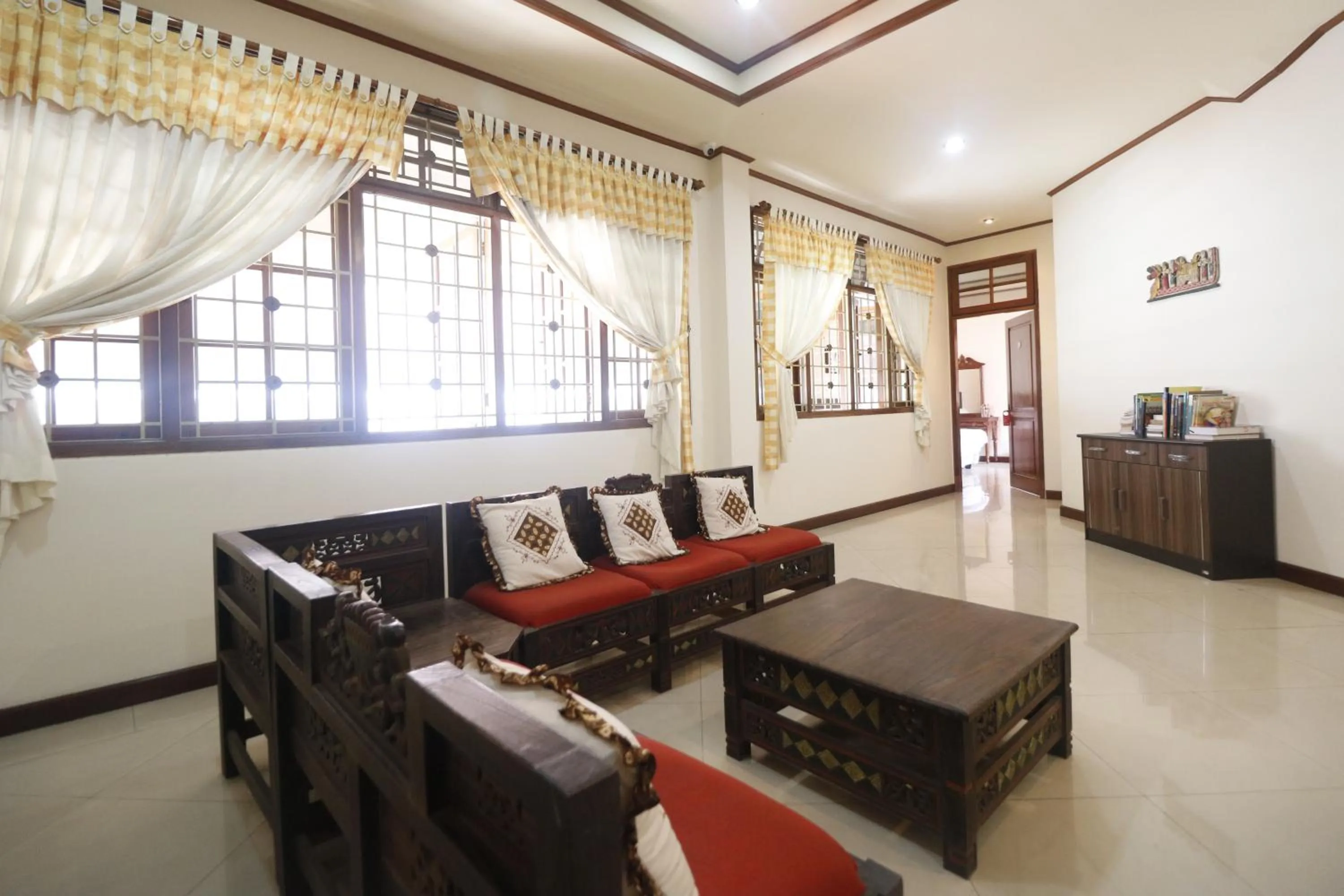 Area and facilities in RedDoorz Syariah near Gelora Delta Sidoarjo