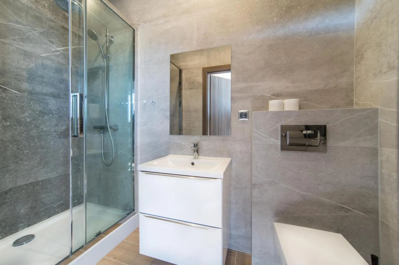 Shower in Family-Holiday Spa&Resort