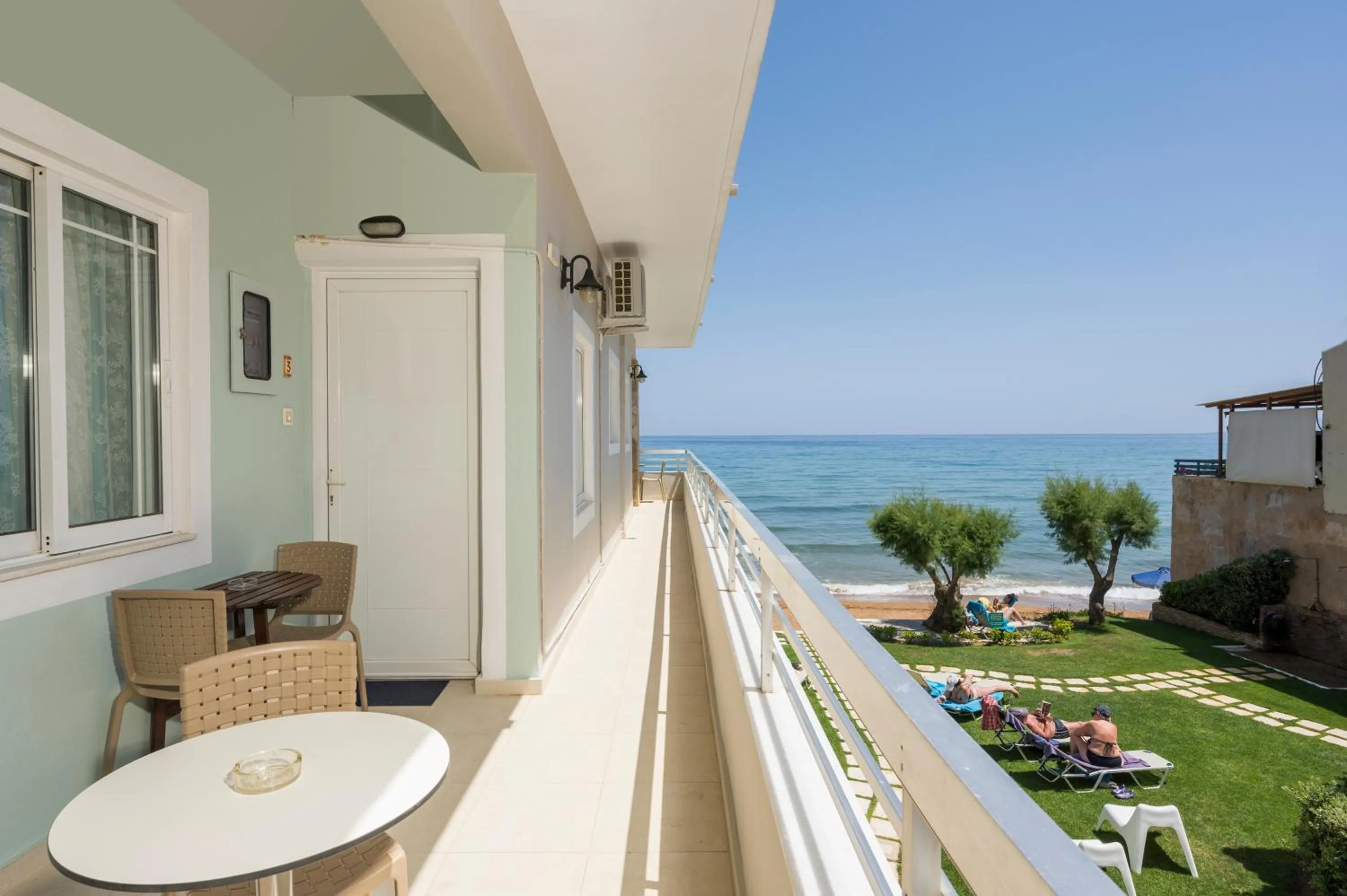 Balcony/Terrace in Hermes Beach Front
