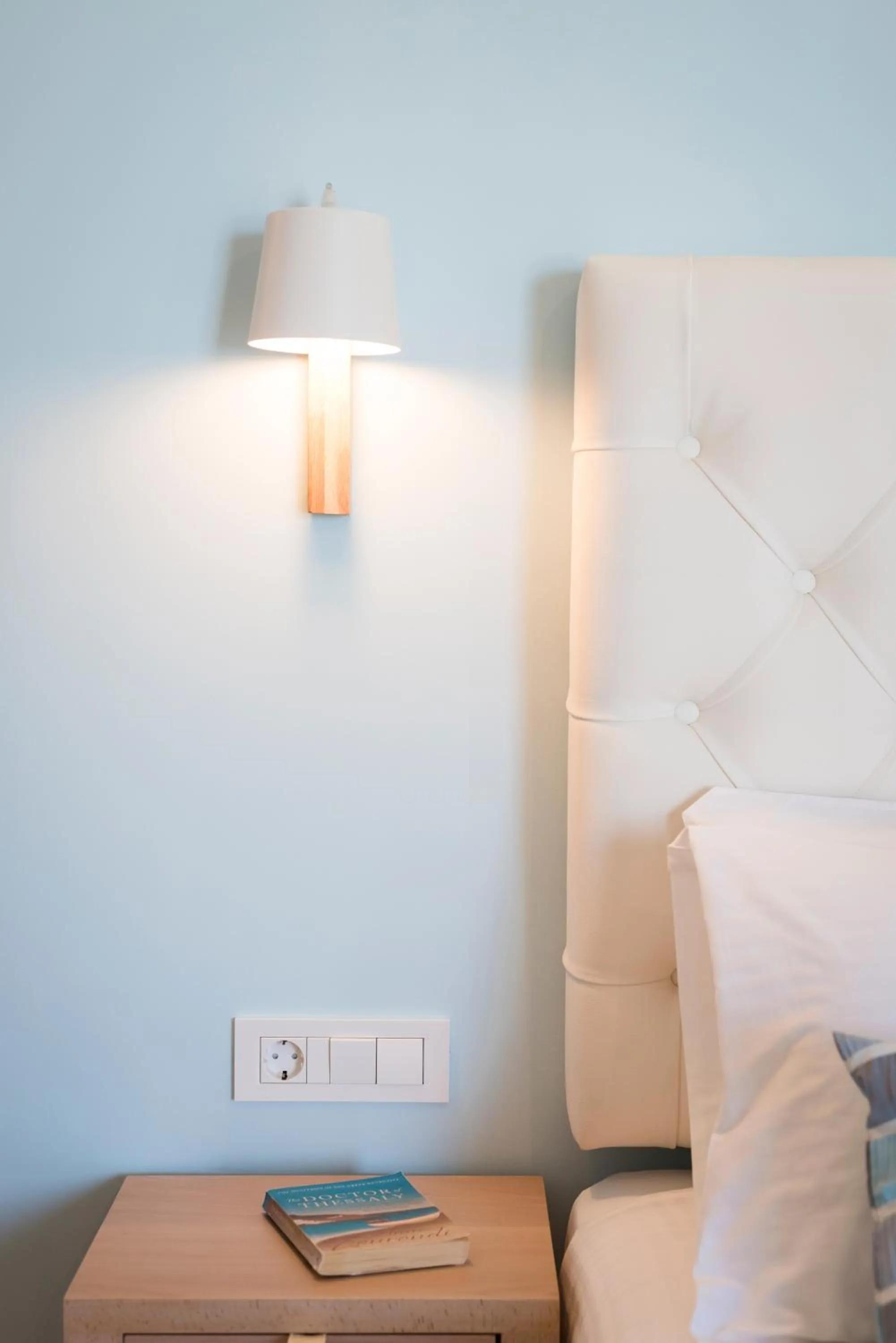 Decorative detail, Bed in Hermes Beach Front