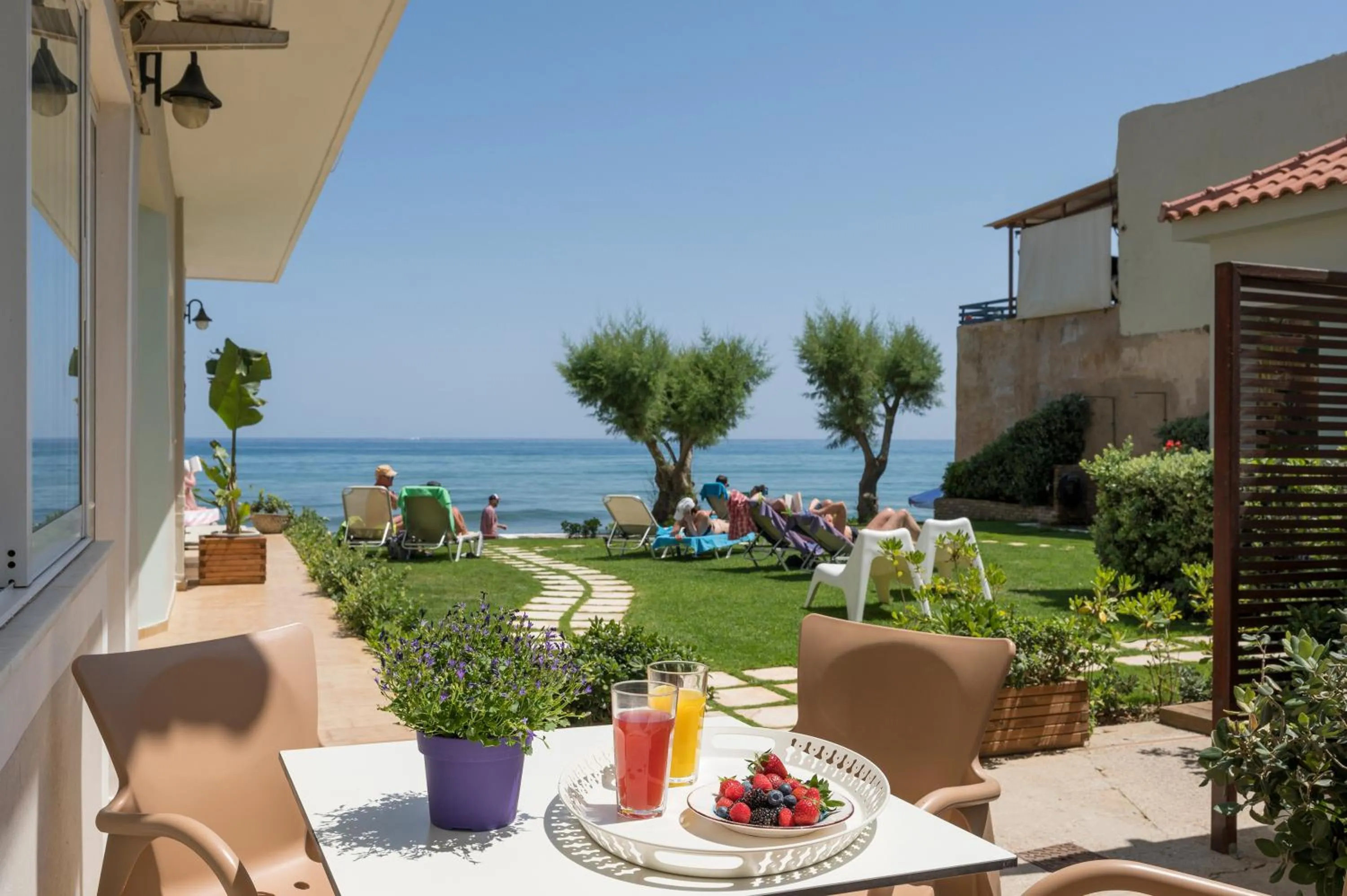 Garden view in Hermes Beach Front