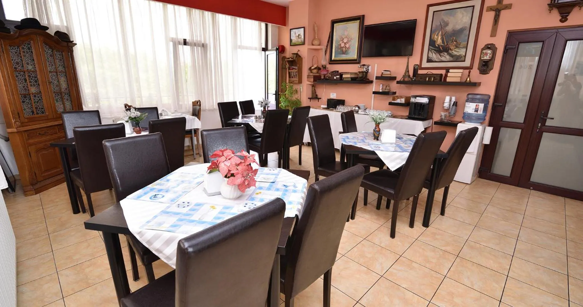 Continental breakfast in Hotel Taco