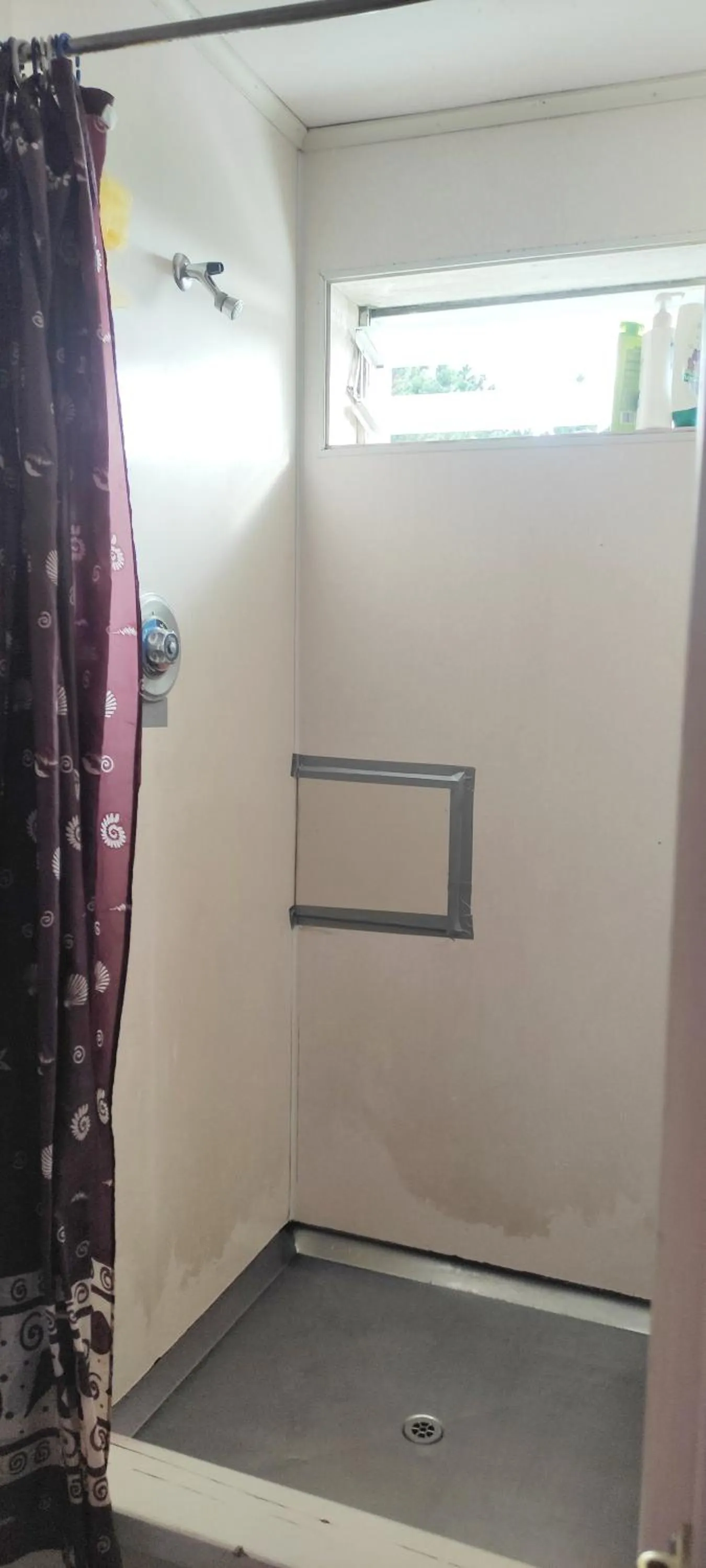 Bathroom in South Rakaia Hotel