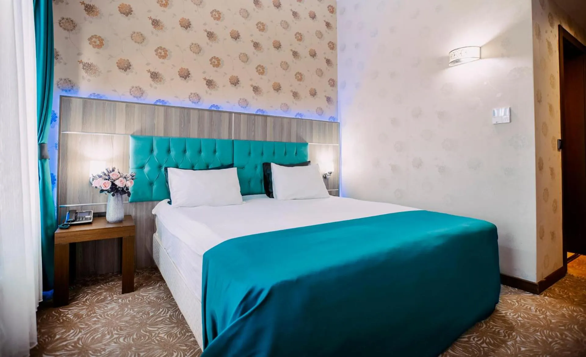 Bedroom in Highway Otel