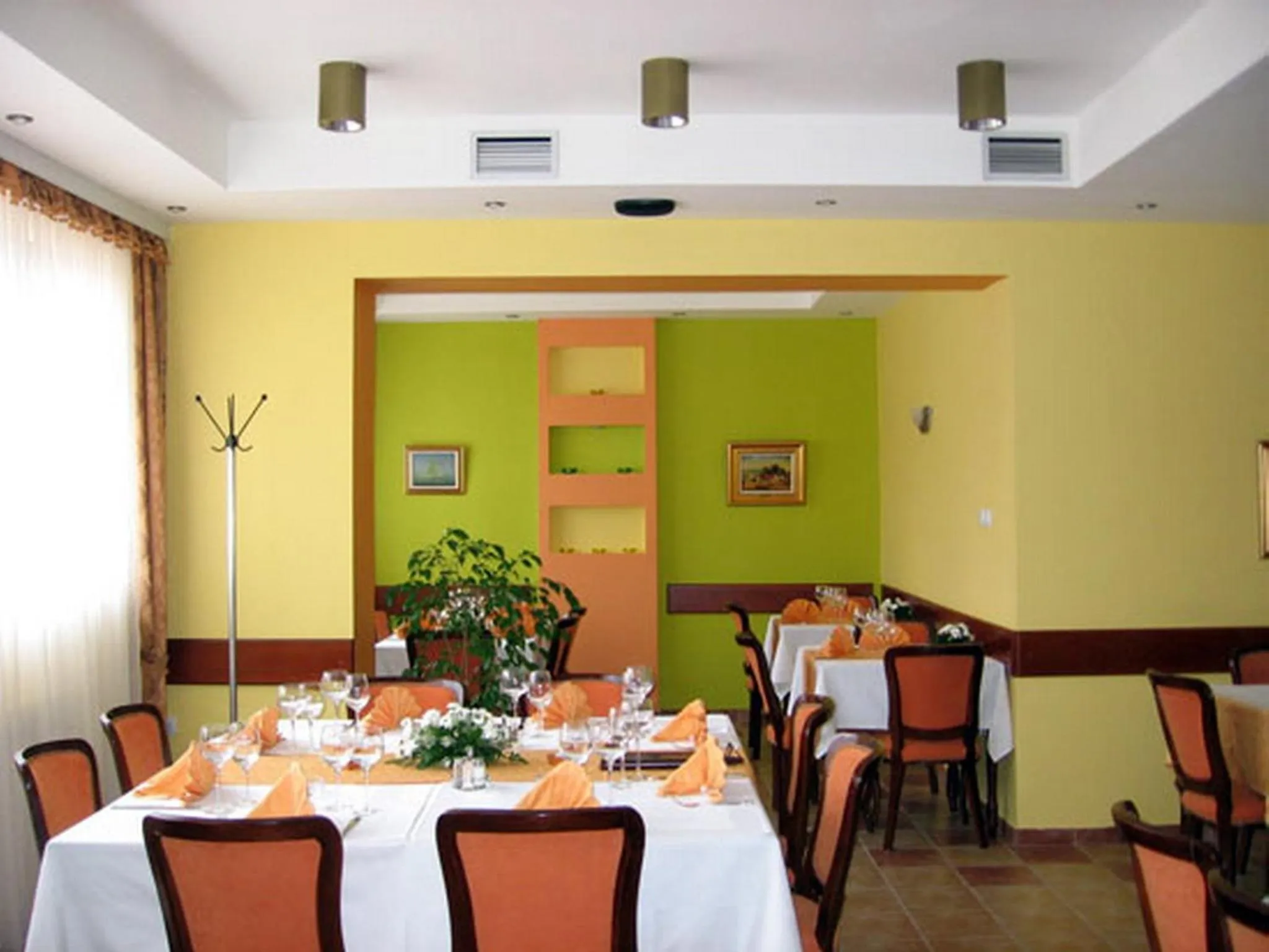 Restaurant/places to eat in Hotel Vila Sunce