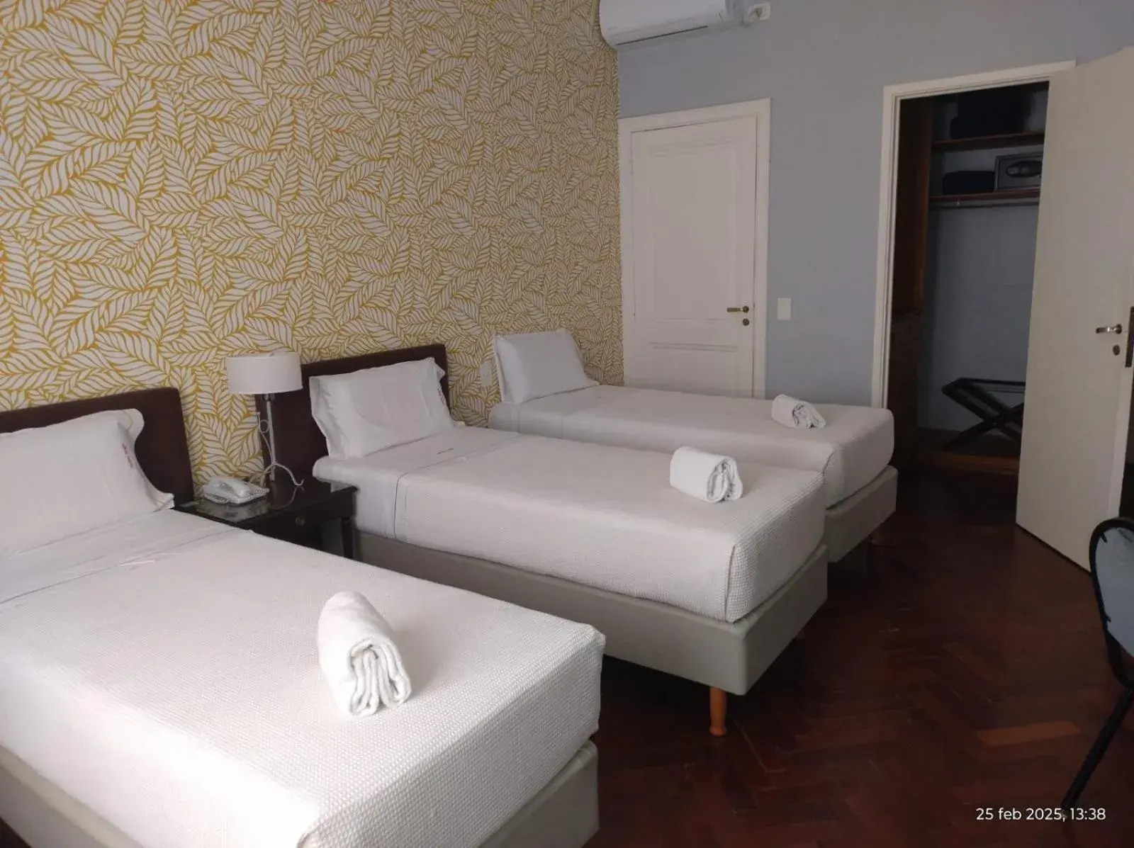 Bed in HOTEL REGIS Bed in HOTEL REGIS