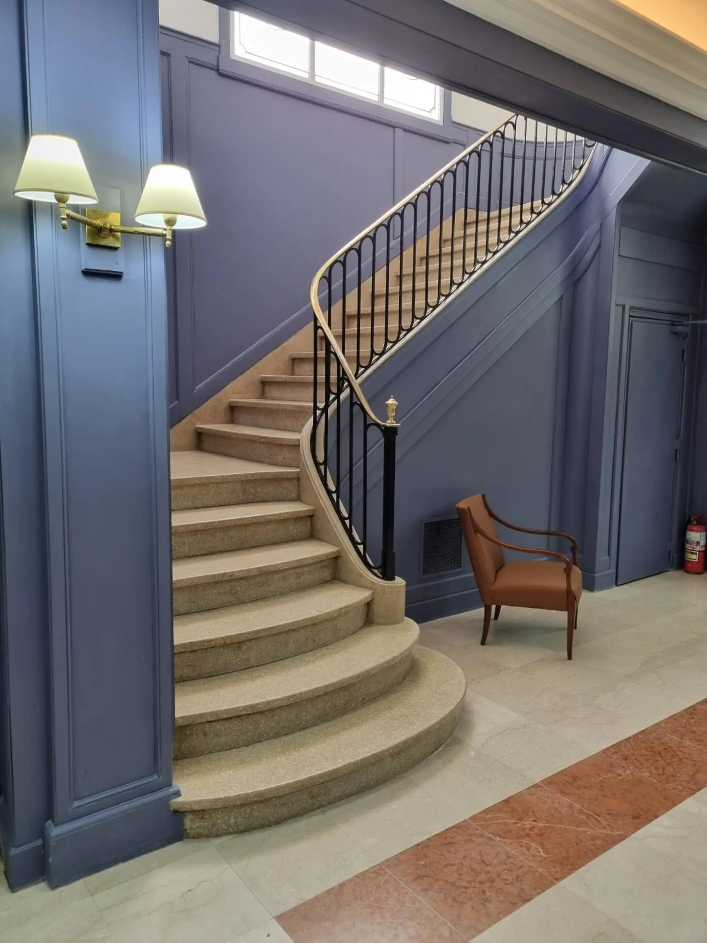 Property building in HOTEL REGIS Property building in HOTEL REGIS