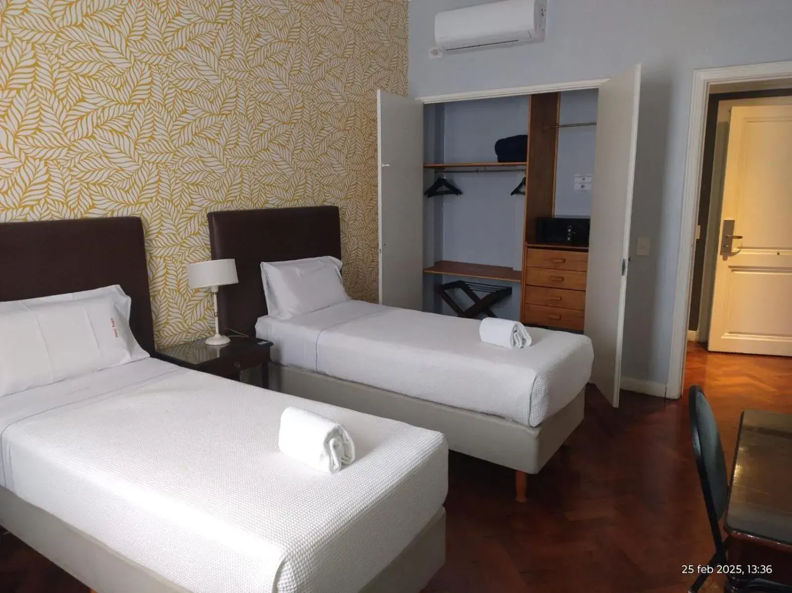 Bed in HOTEL REGIS Bed in HOTEL REGIS