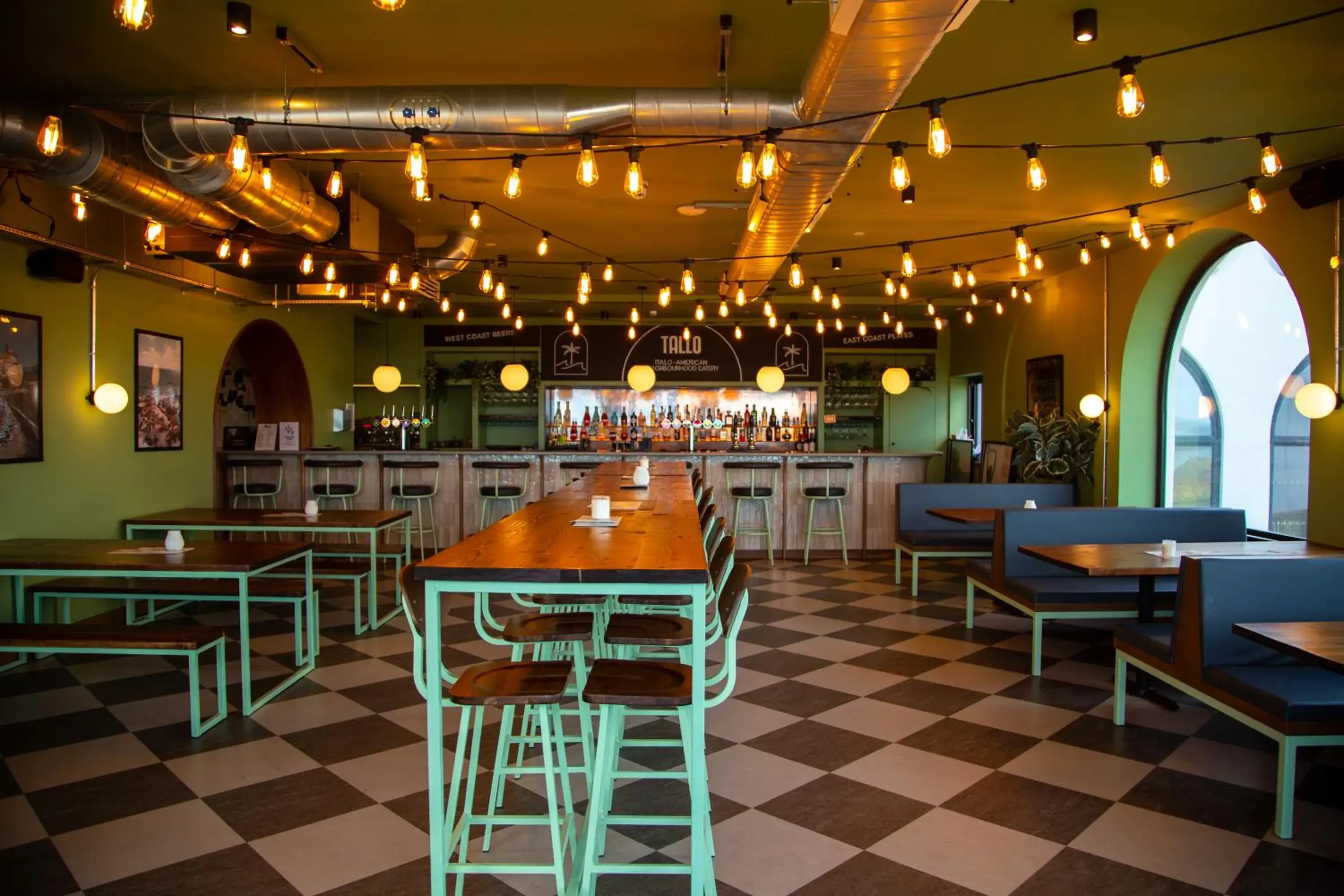 Restaurant/places to eat in SeaSpace Restaurant/places to eat in SeaSpace