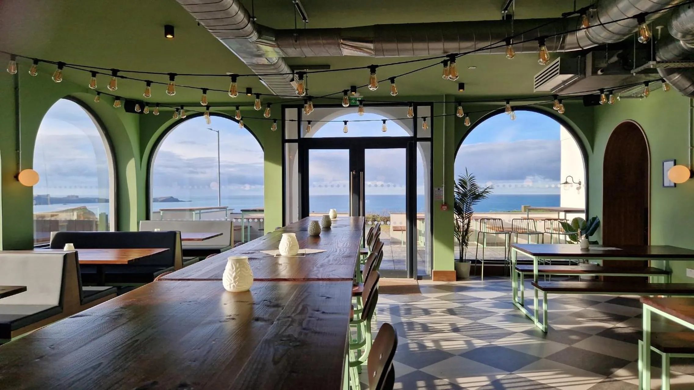 Restaurant/places to eat in SeaSpace