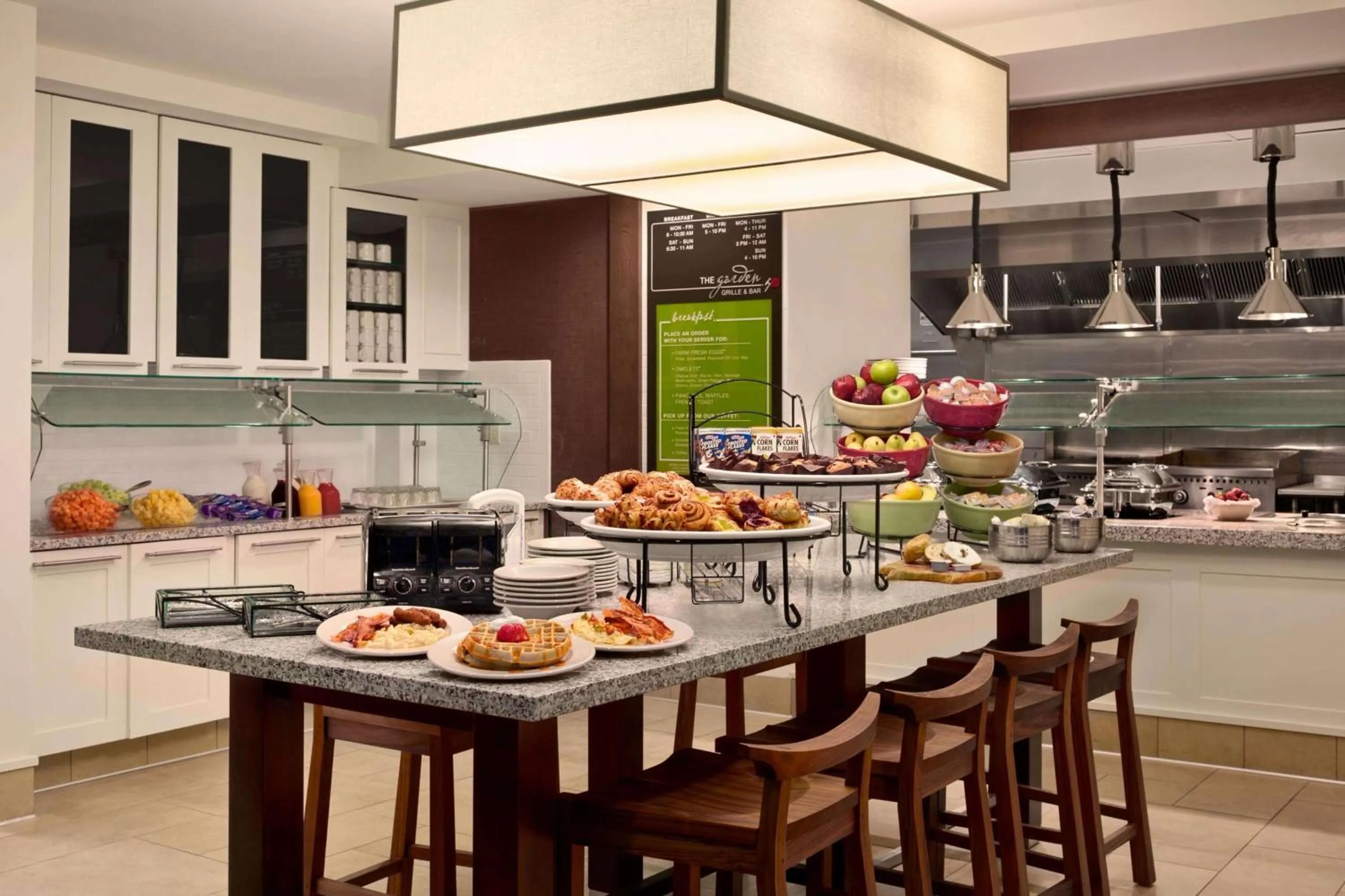 Breakfast in Hilton Garden Inn Rochester/Pittsford