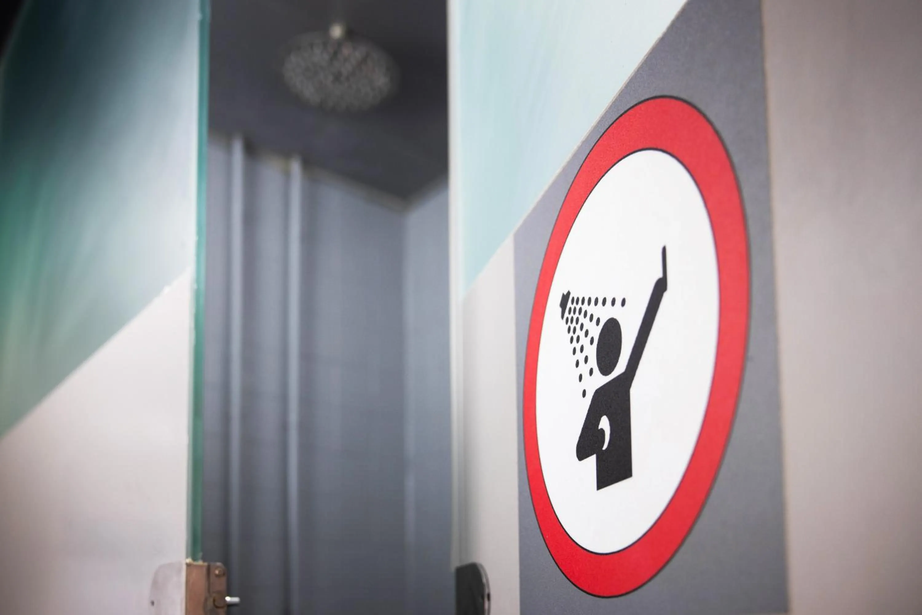 Shower in Urbany Hostel BCN GO!