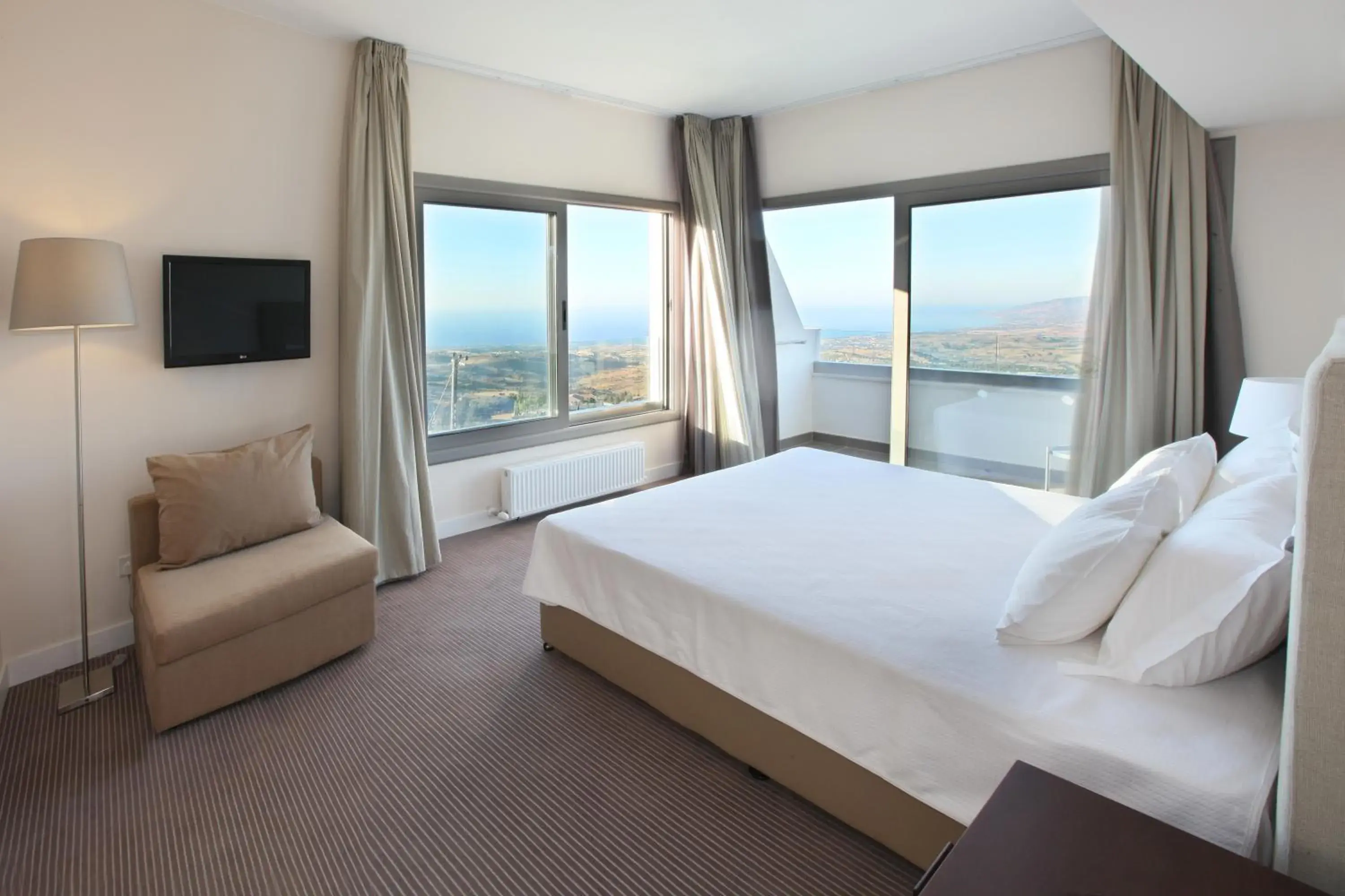 Mountain view, Bed in Droushia Heights Hotel Mountain view, Bed in Droushia Heights Hotel