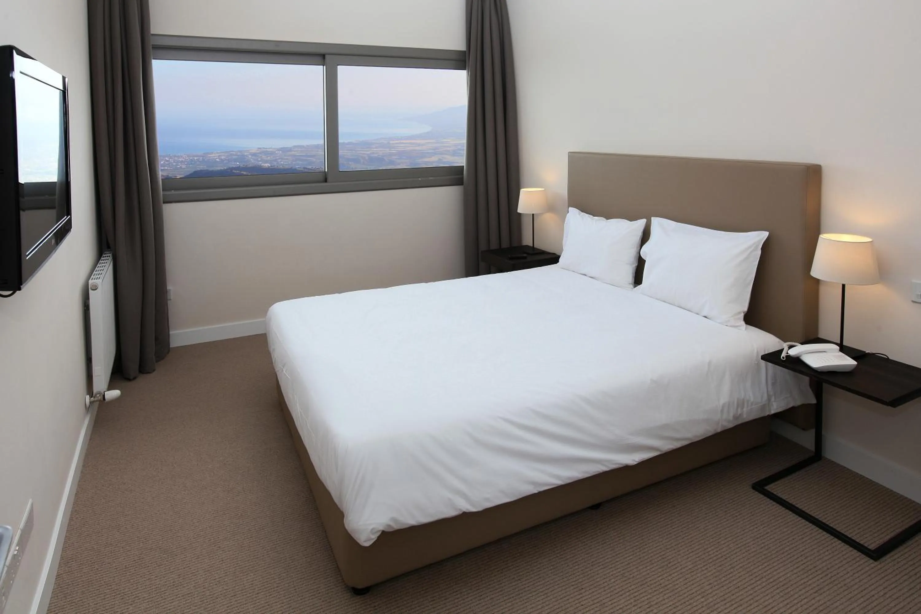 Bedroom, Bed in Droushia Heights Hotel